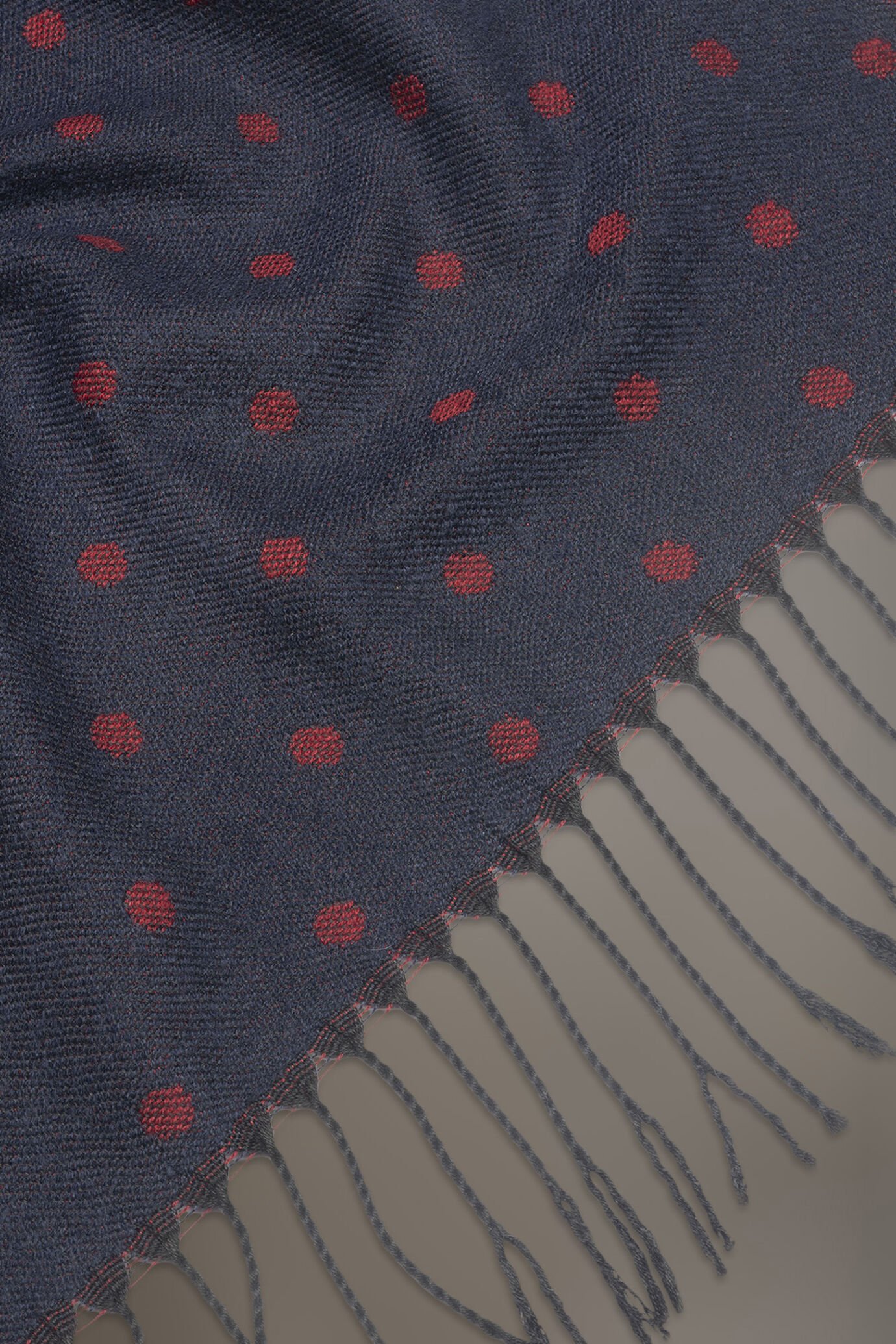 Pois design shawl image number 1