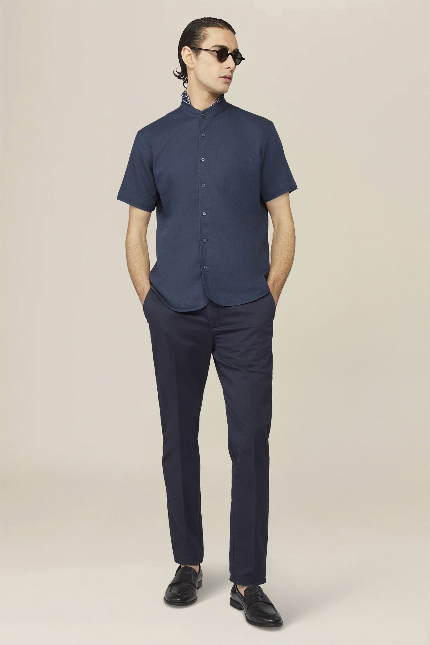 Camicia uomo casual collo alla coreana tessuto in lino e cotone lavato image number 1