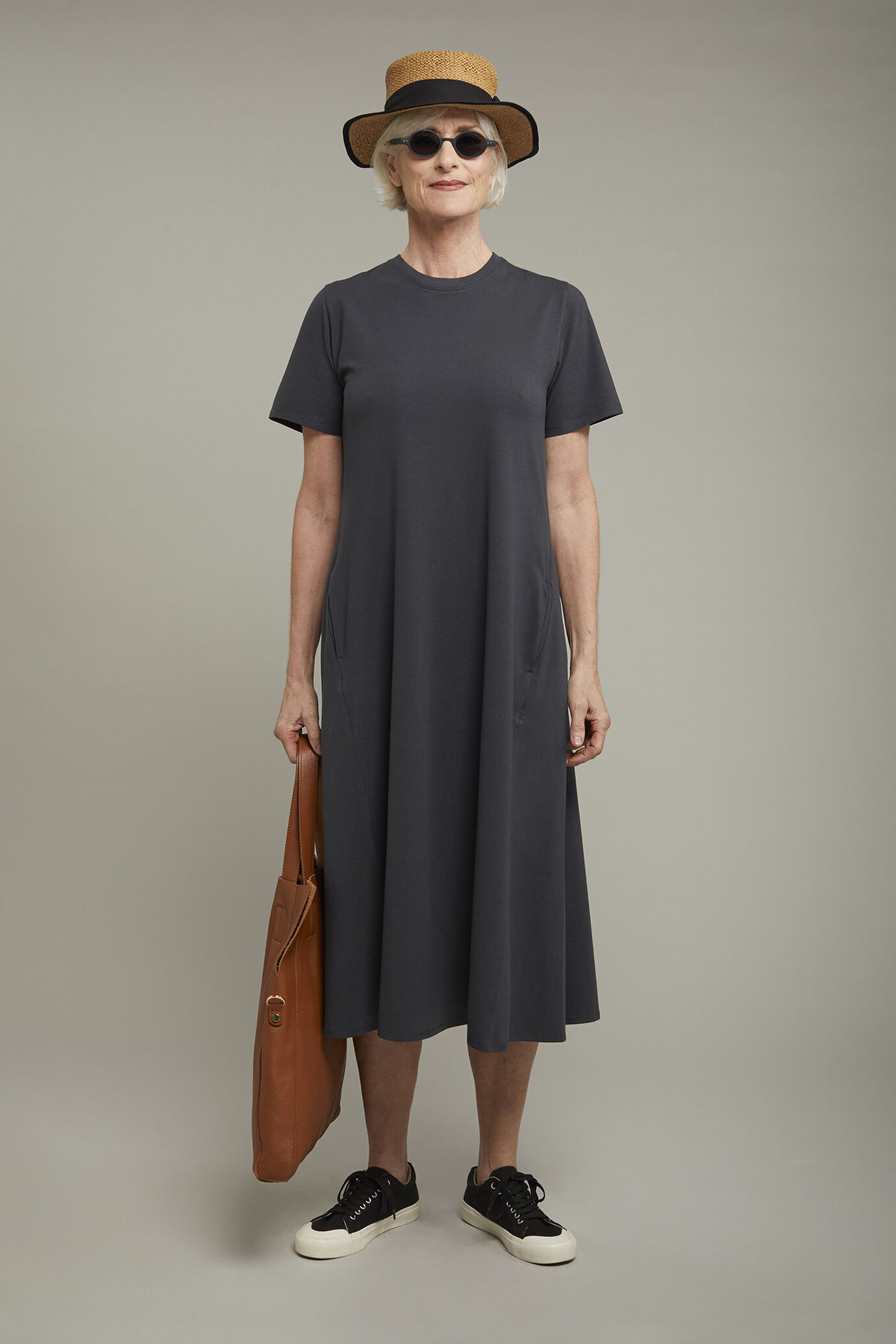 Midikleid mit Rundhalsausschnitt und kurzen Ärmeln aus Stretch-Baumwolljersey in normaler Passform image number 0