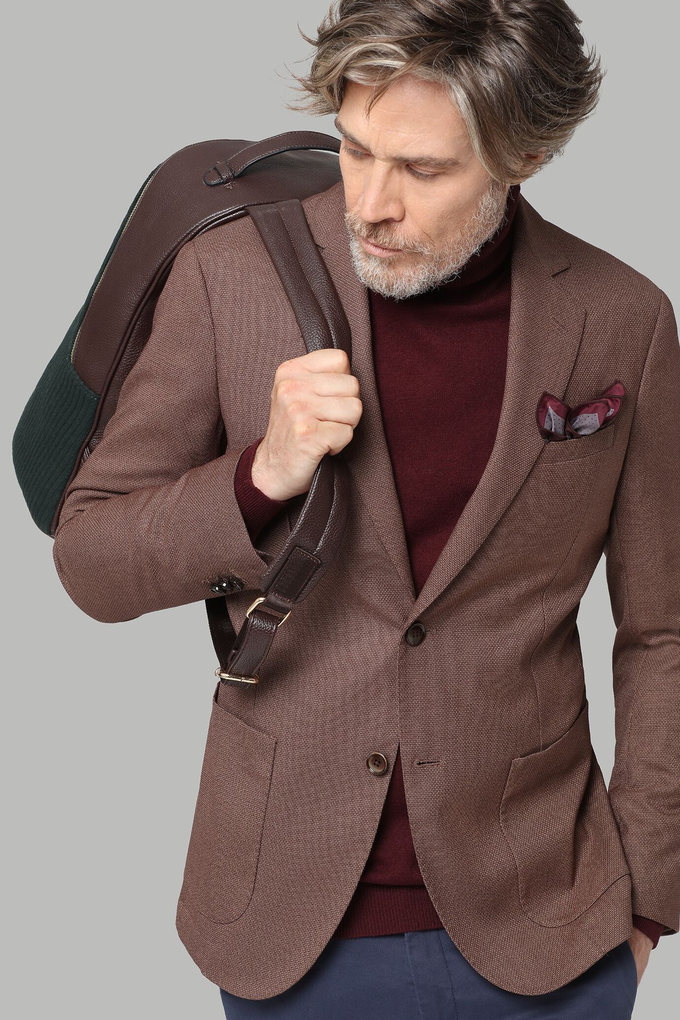 Jacket image number 0