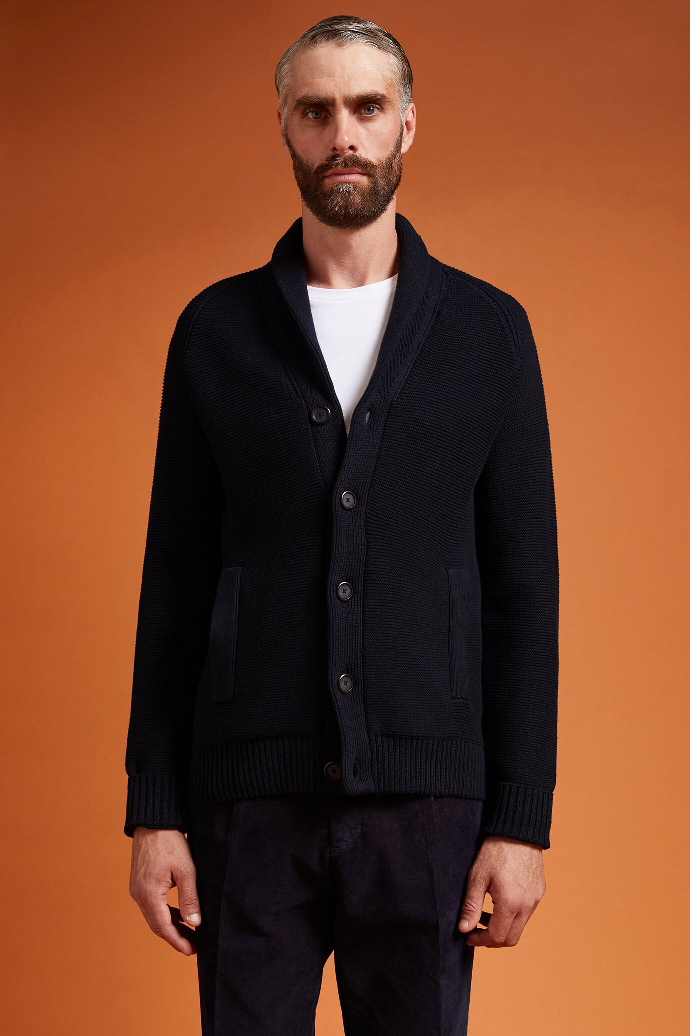 Herren-Strickjacke mit Schalkragen aus 100 % Baumwolle in normaler Passform