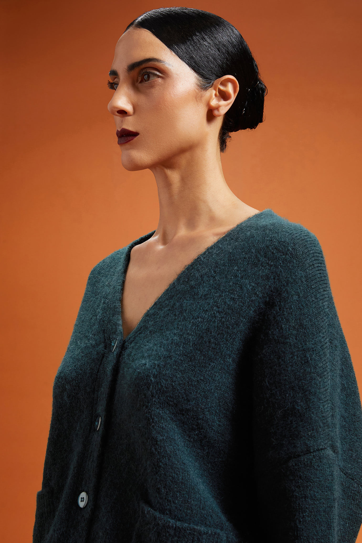 Damen-Strickjacke mit V-Ausschnitt in normaler Passform image number 4