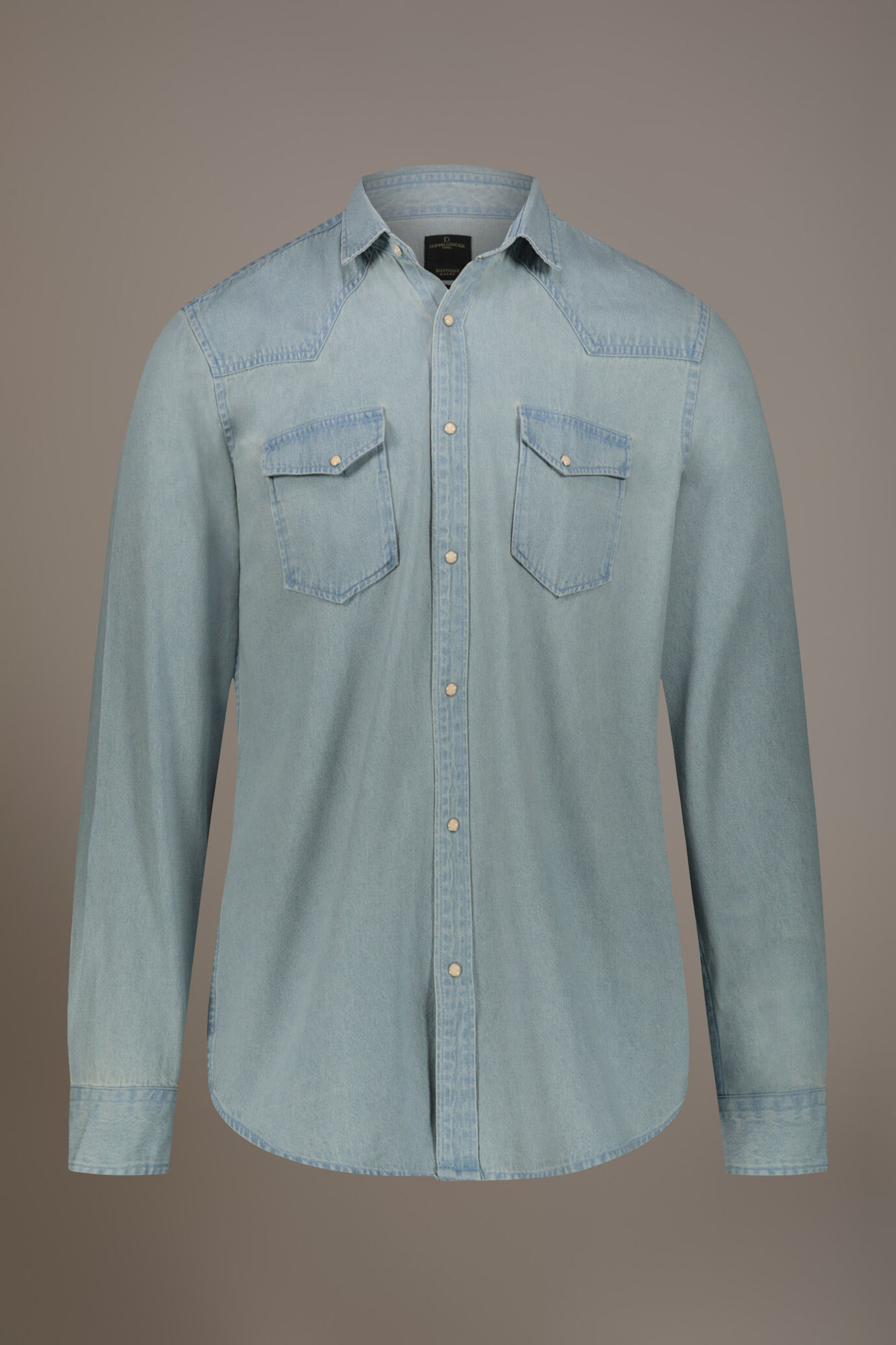 Camicia casual collo francese comfort fit tessuto denim lavato image number 4