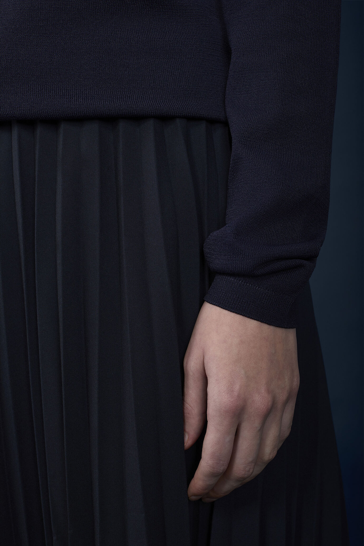 Damen-Strickjacke mit Rundhalsausschnitt image number 3
