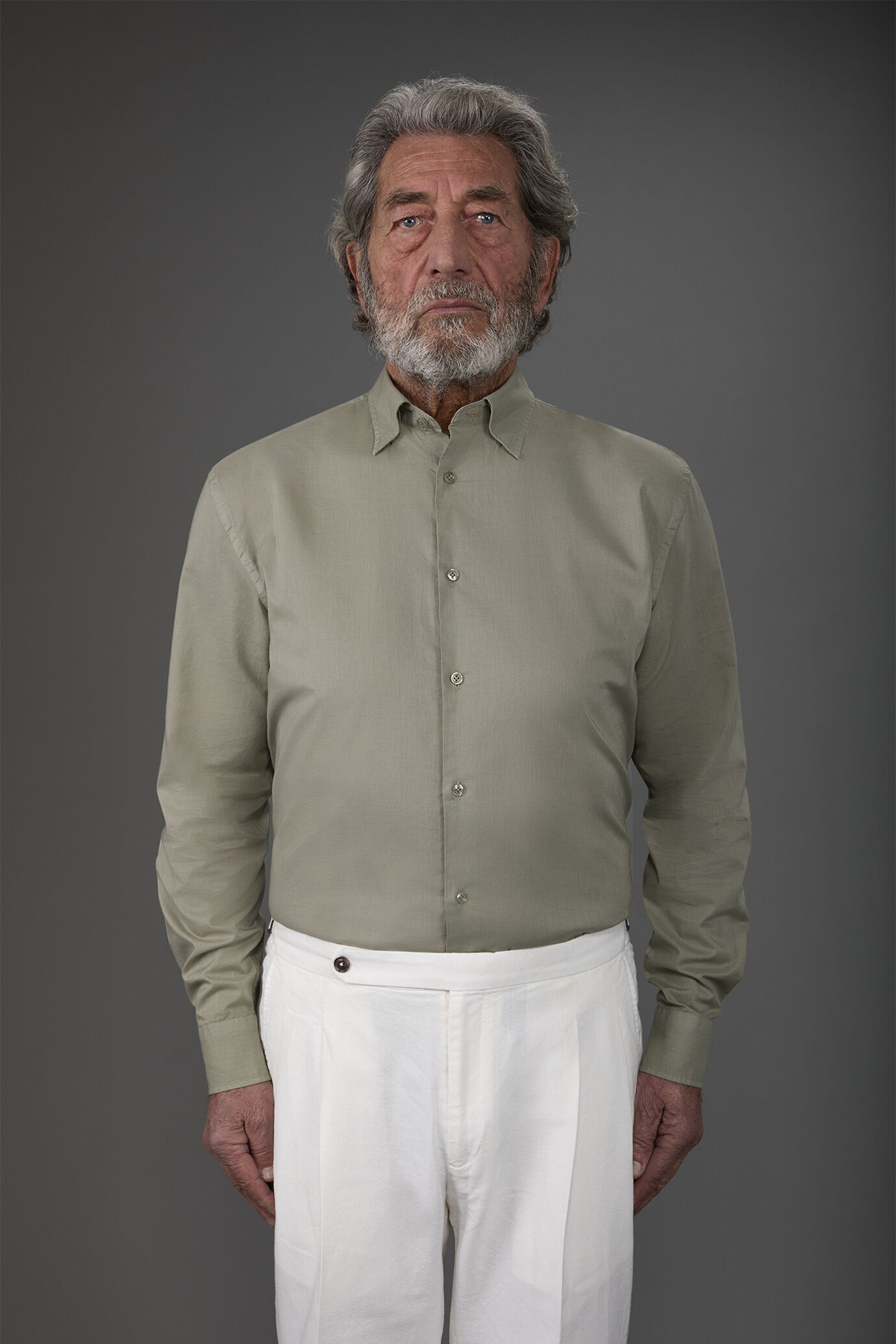 Men's casual shirt with a concealed button down collar in washed muslin fabric 100% cotton image number 0