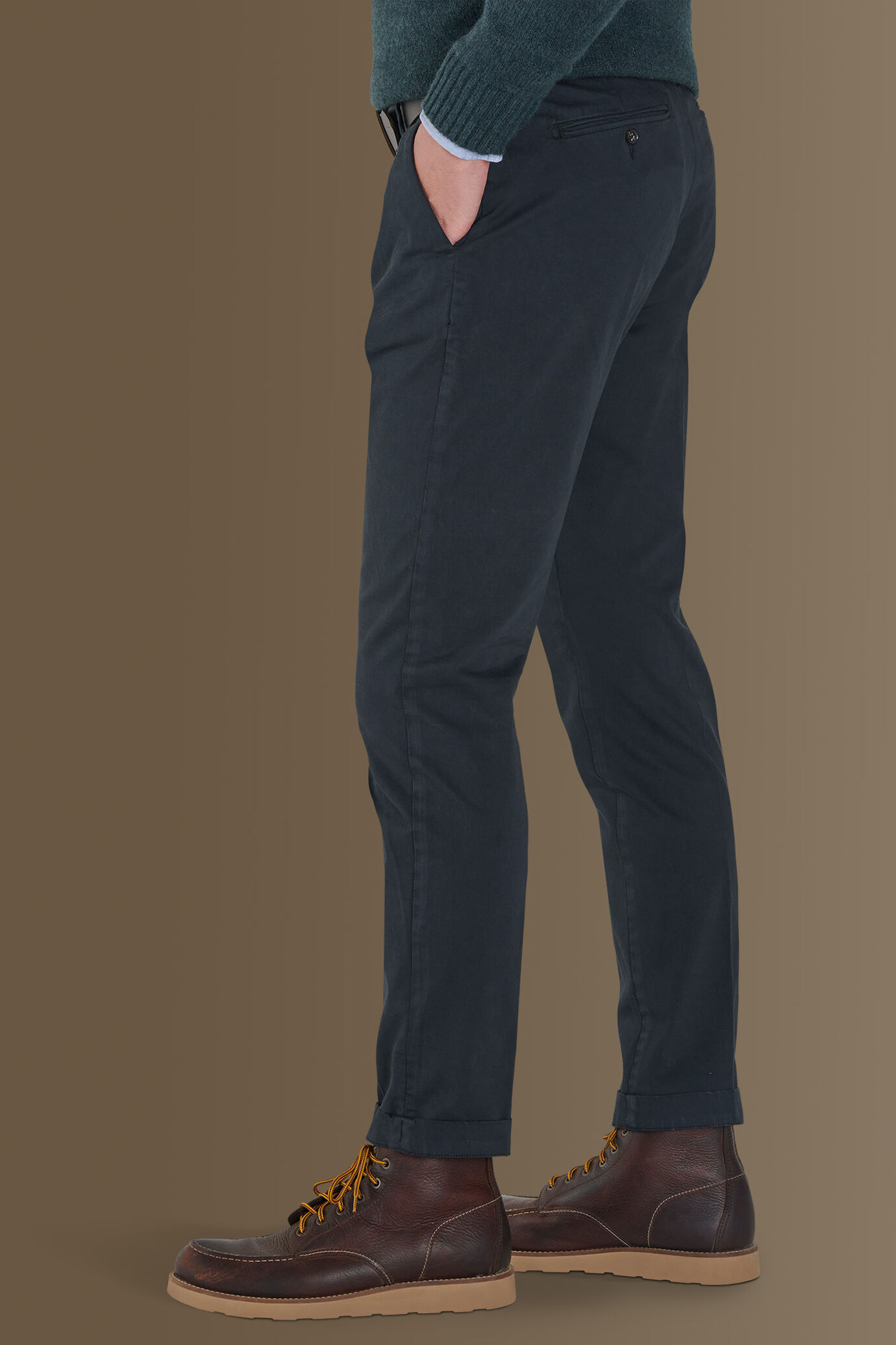 Chino trousers singol pince satin stretch image number 2