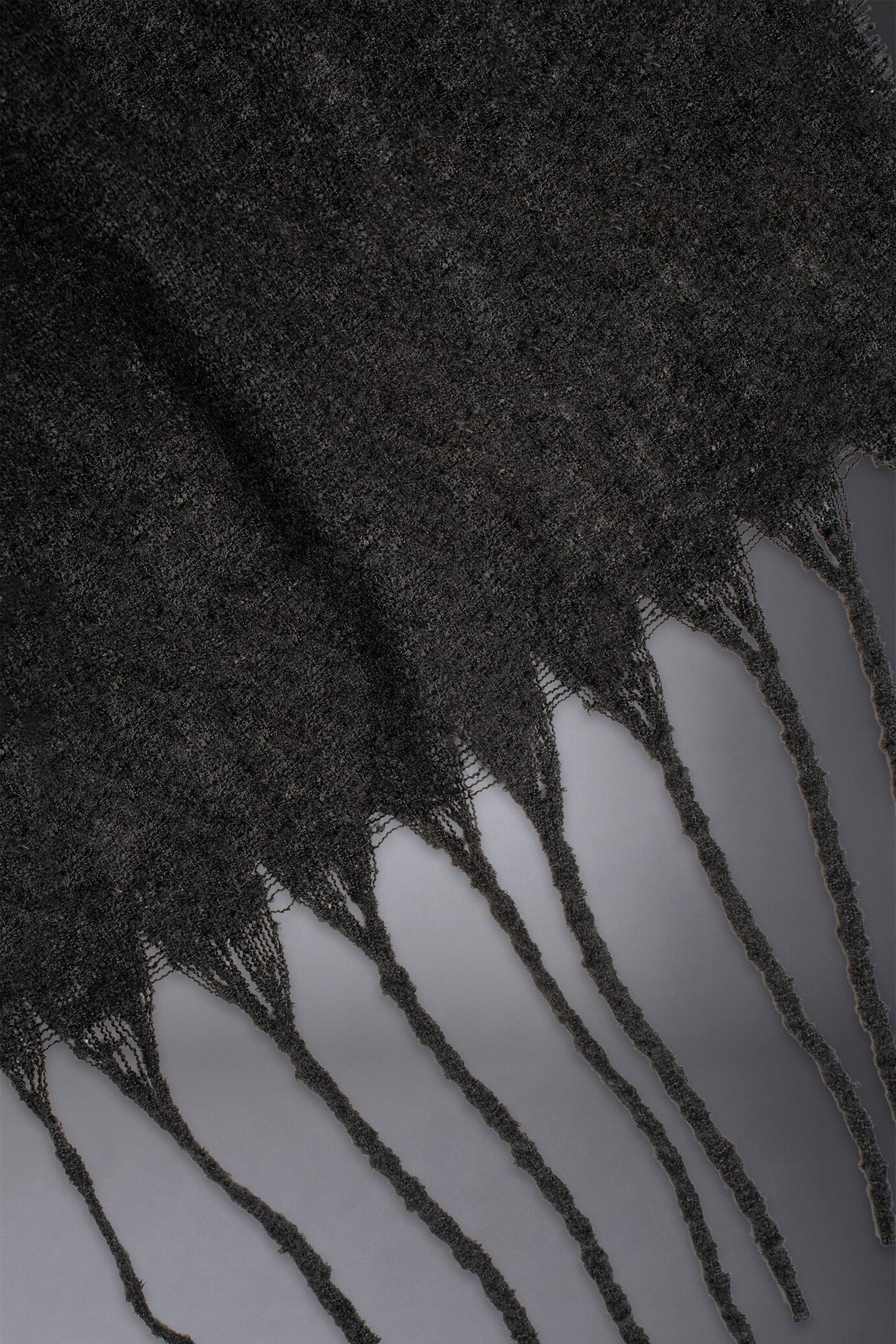 Solid color women's scarf with bangs image number 1