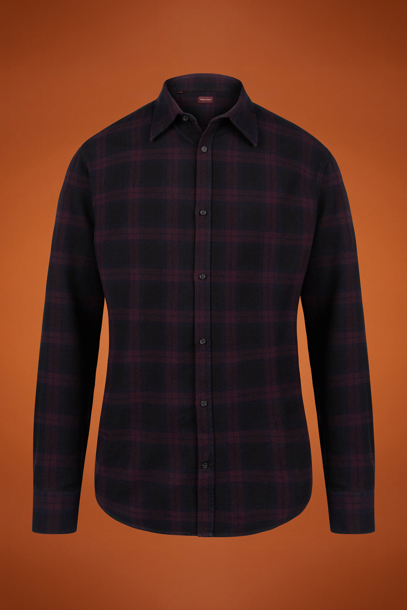 Men's comfort fit casual shirt with a classic collar in 100% cotton checked flannel image number 4