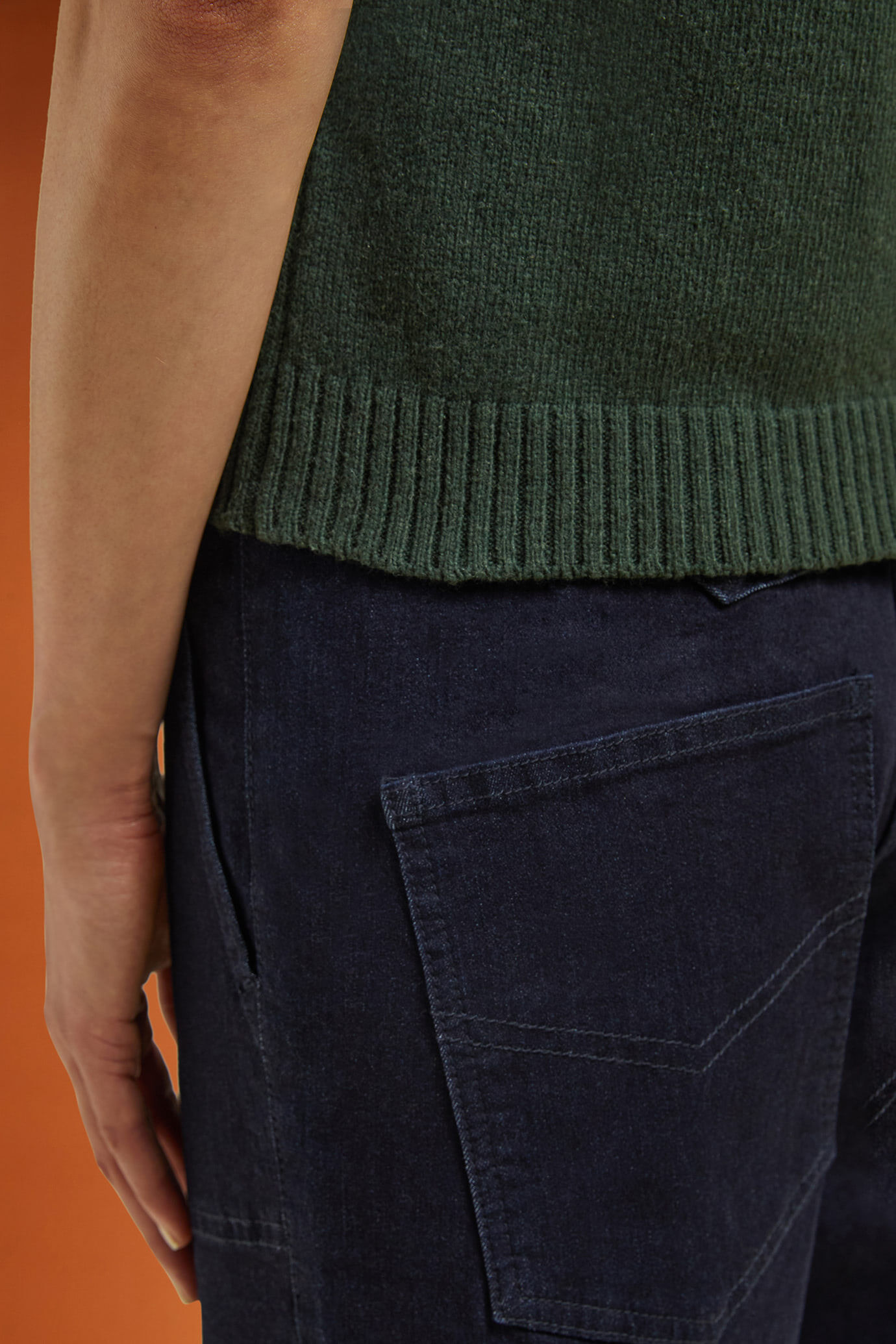 Women's half-sleeve crew neck jumper in a regular fit image number 3