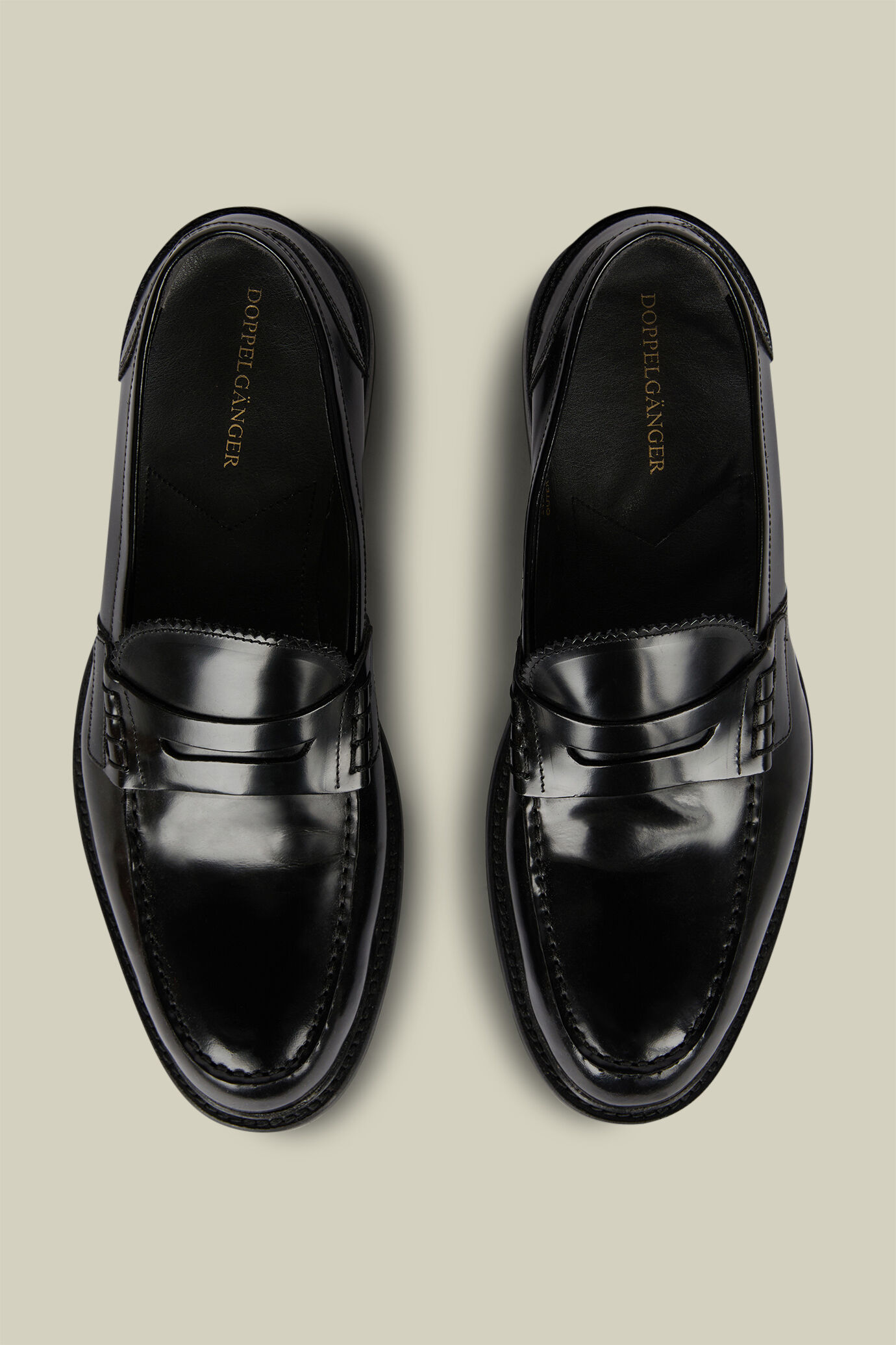 Mocassino classico uomo con suola in gomma