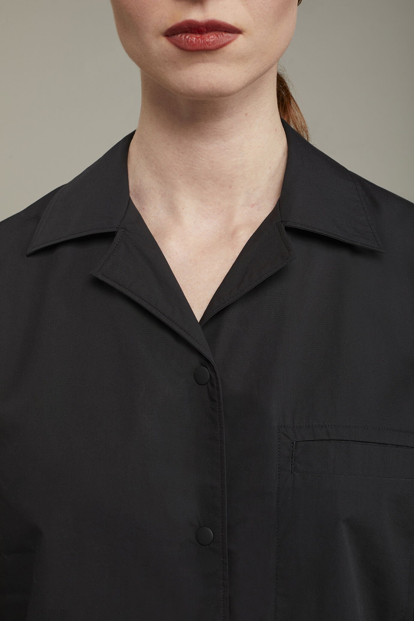 Women’s shirt with two contrasting fabrics image number 3