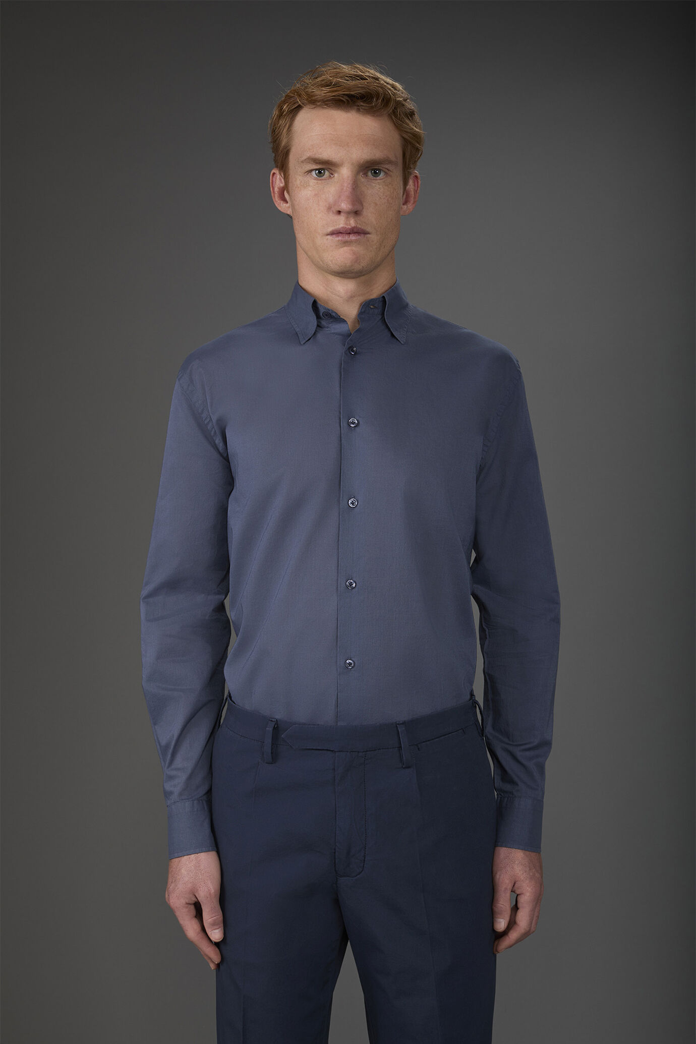 Men's casual shirt with a concealed button down collar in washed muslin fabric 100% cotton image number 0