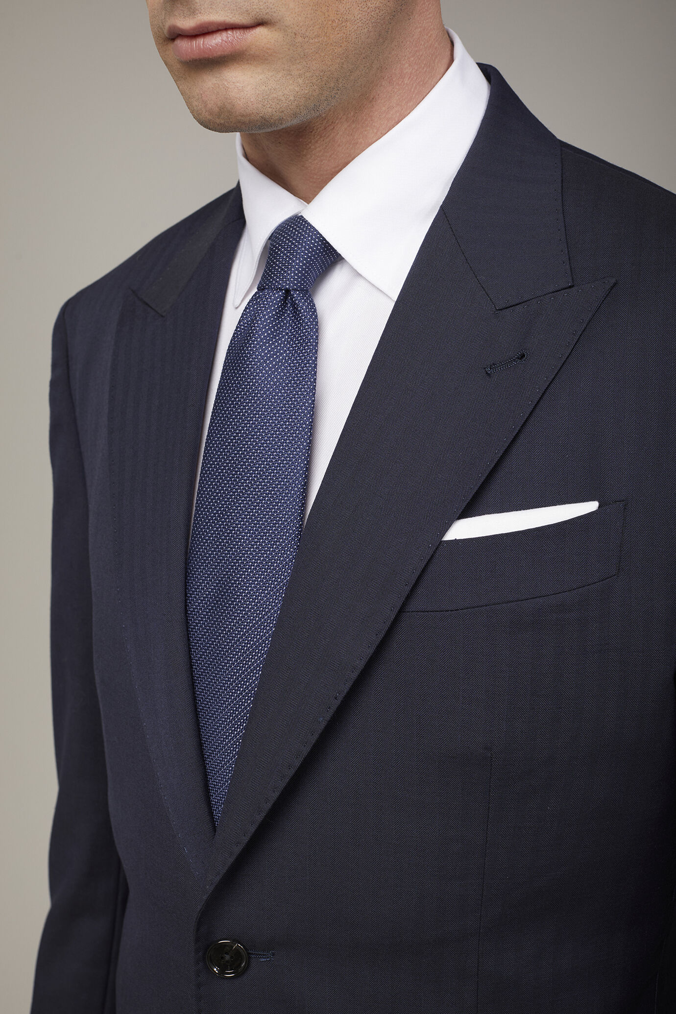 Men's single-breasted Wool Blend suit with herringbone pattern regular fit image number 3
