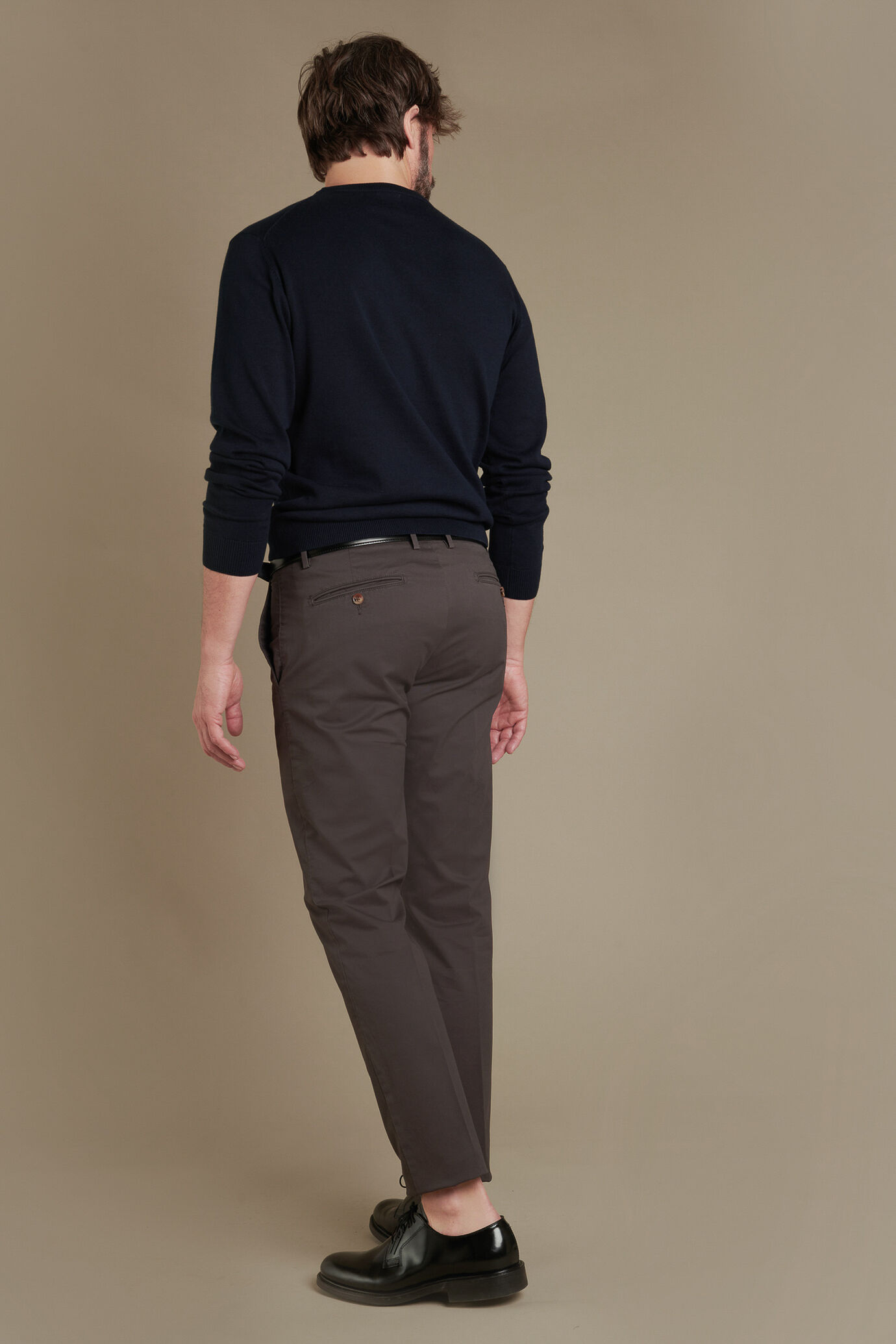 Classic chino trousers twill construction image number 2