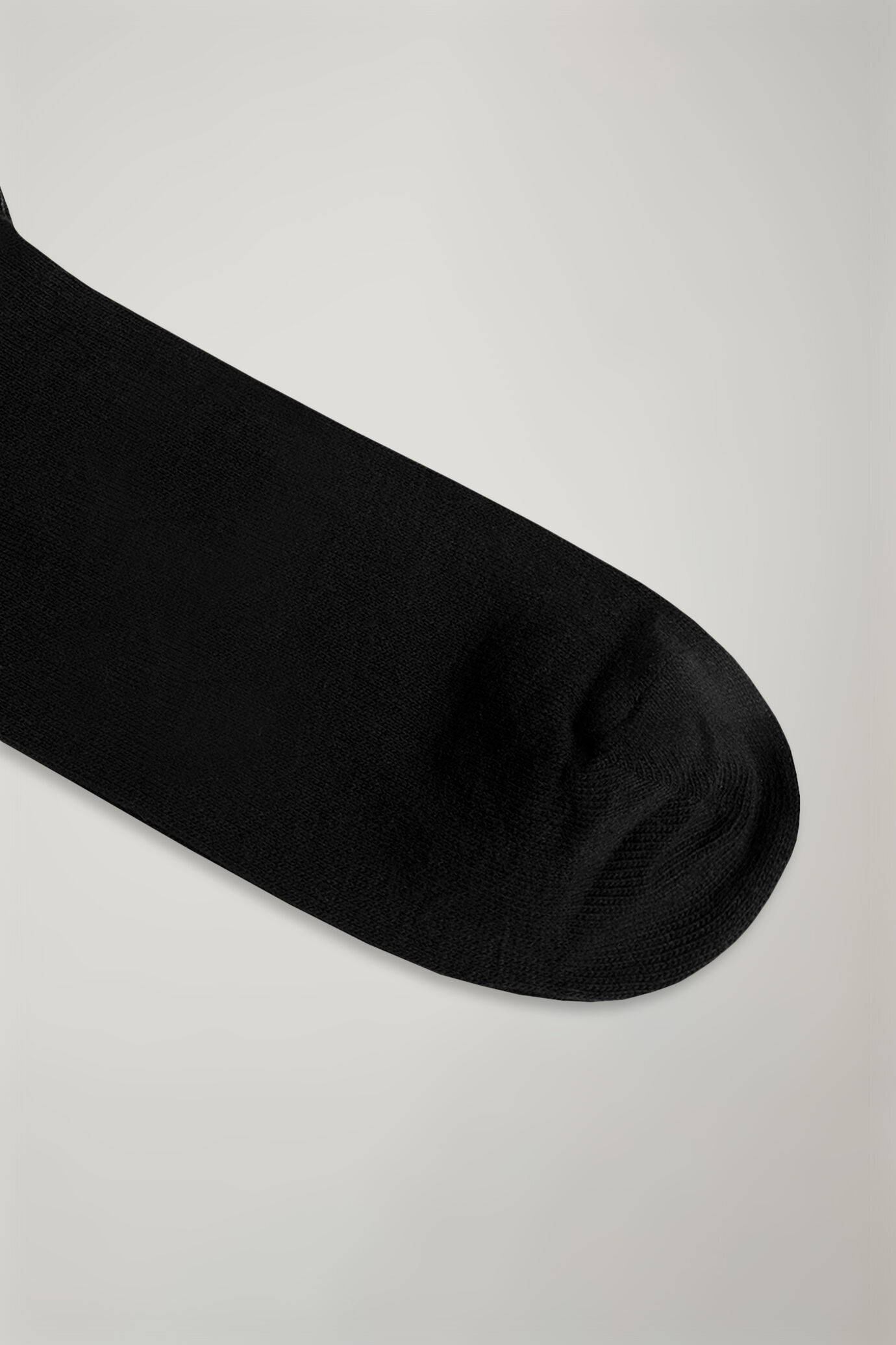 Men's knitted long socks with rhombuses pattern made in Italy image number 1