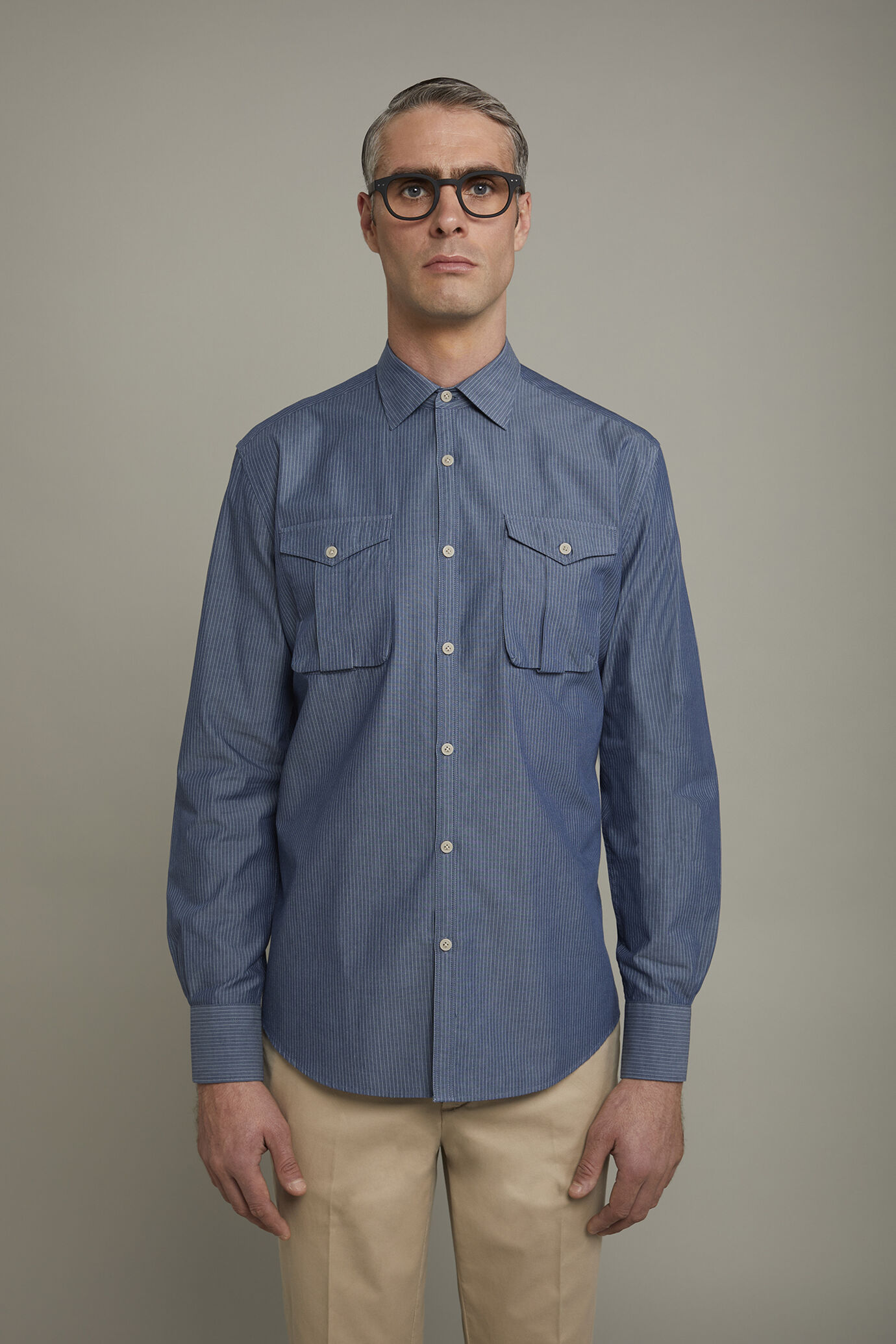 Men&rsquo;s casual shirt with classic collar 100% cotton pinstriped fabric in denim comfort fit image number 2