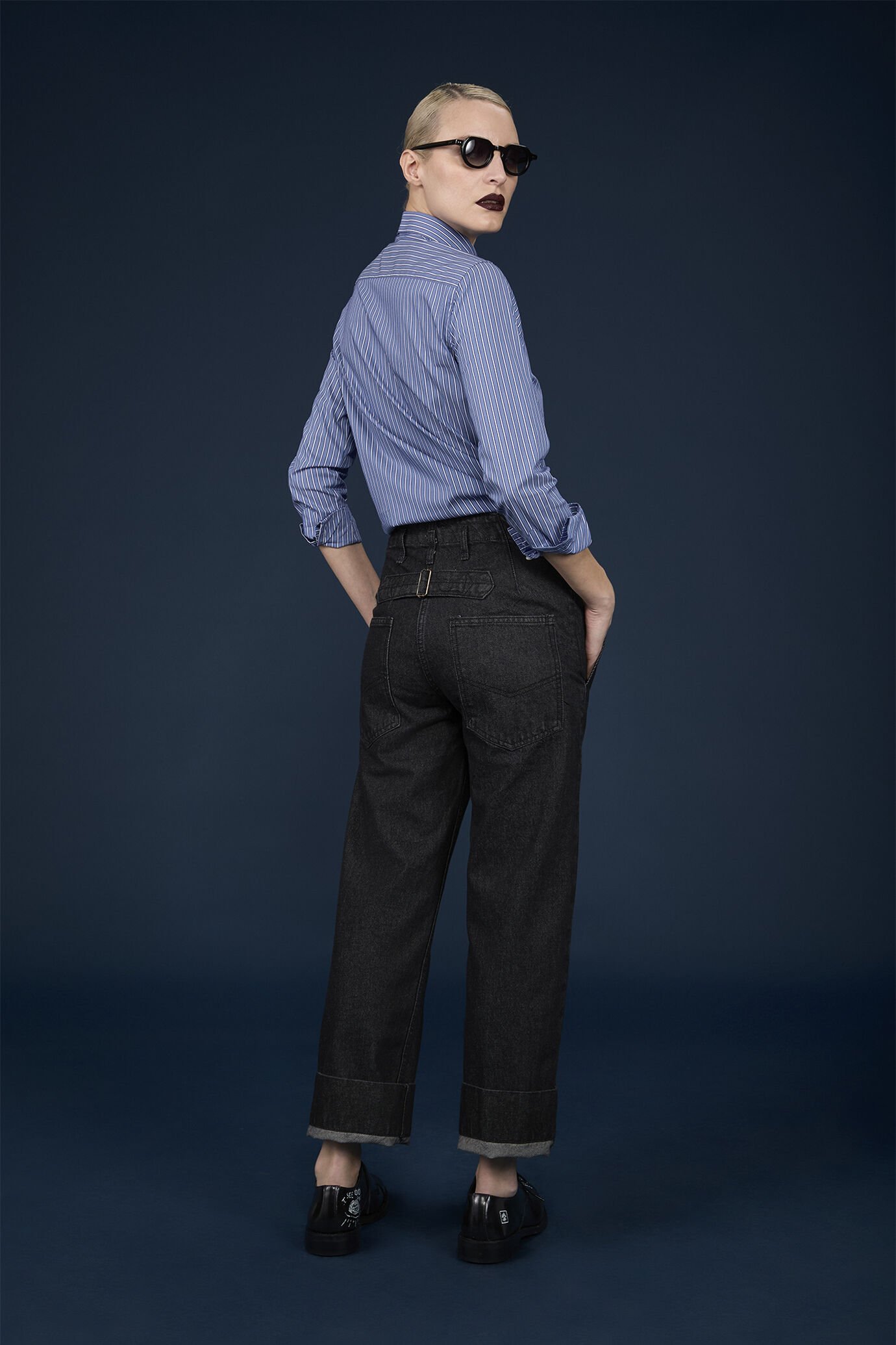 Women's comfort fit trousers in denim twill image number 1