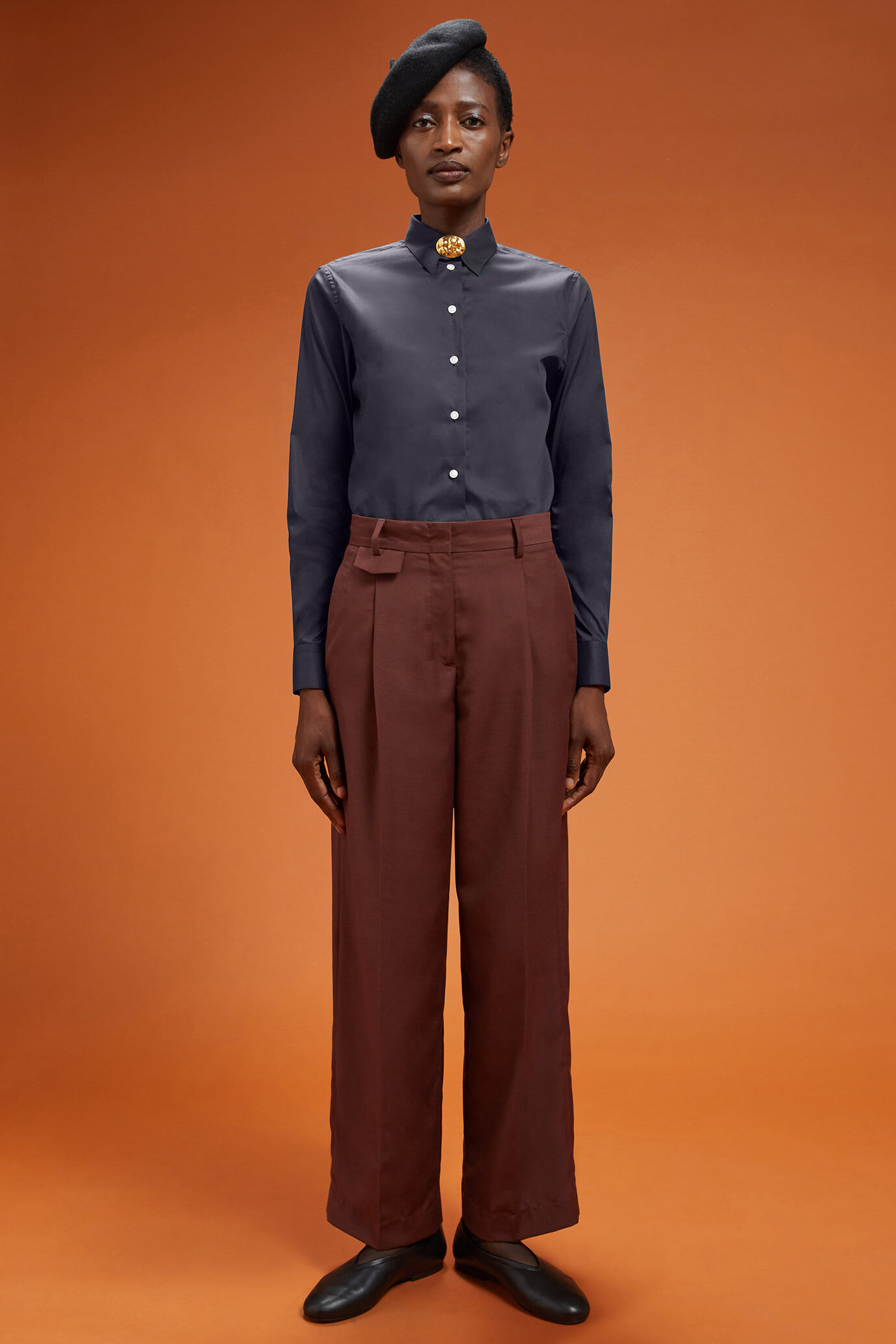 Women's plain classic shirt in a regular fit image number 1