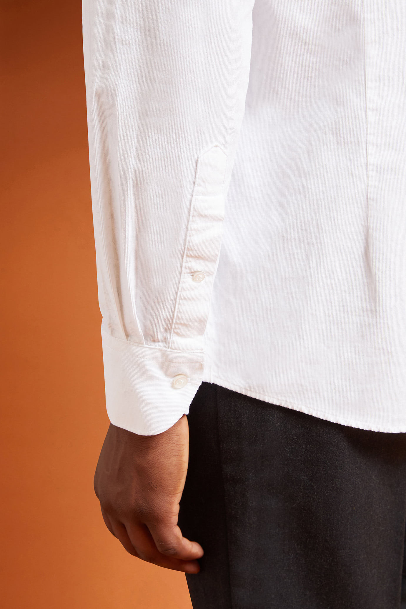 Camicia casual uomo collo classico 100% cotone tessuto velluto 1000 righe tinta unita comfort fit image number 2