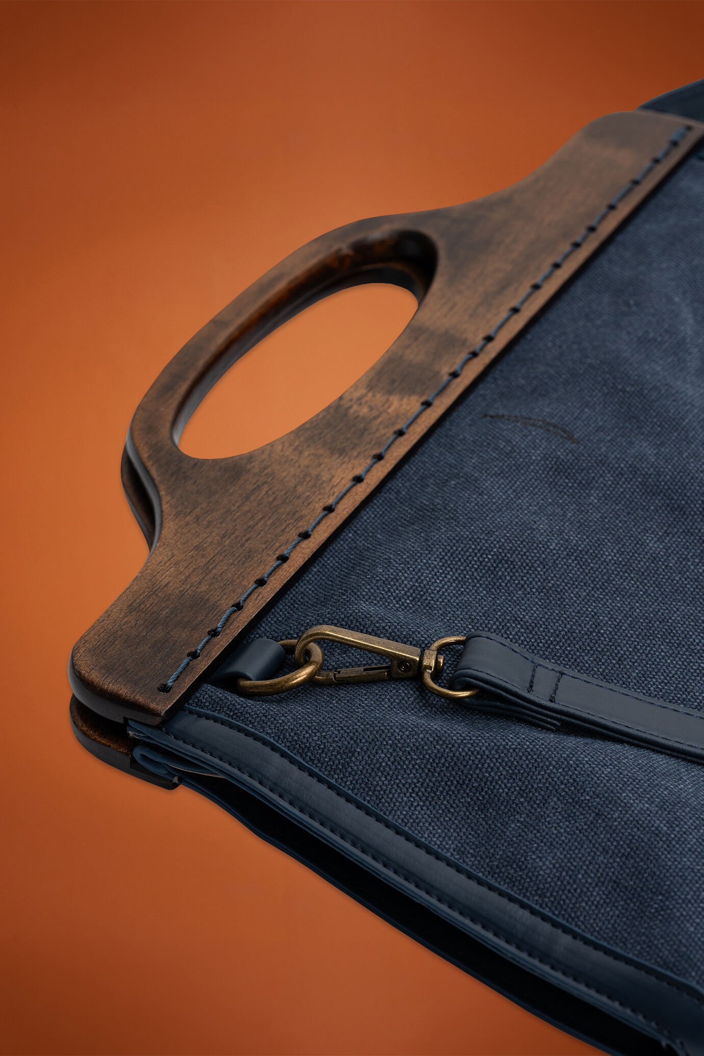 Borsa donna in canvas con tracolla e manico rigido image number 2