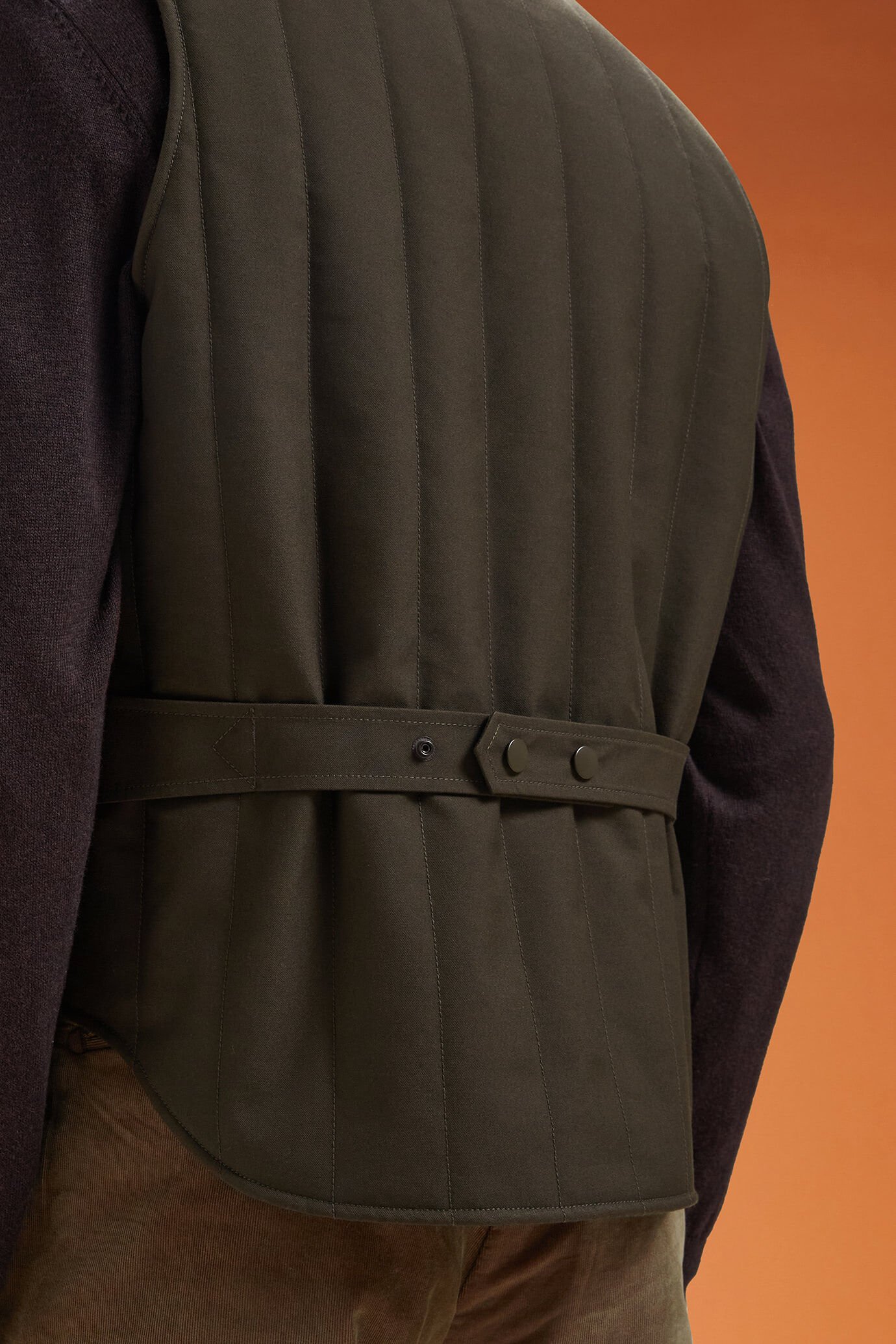 Men's comfort fit padded gilet with jersey lining image number 4