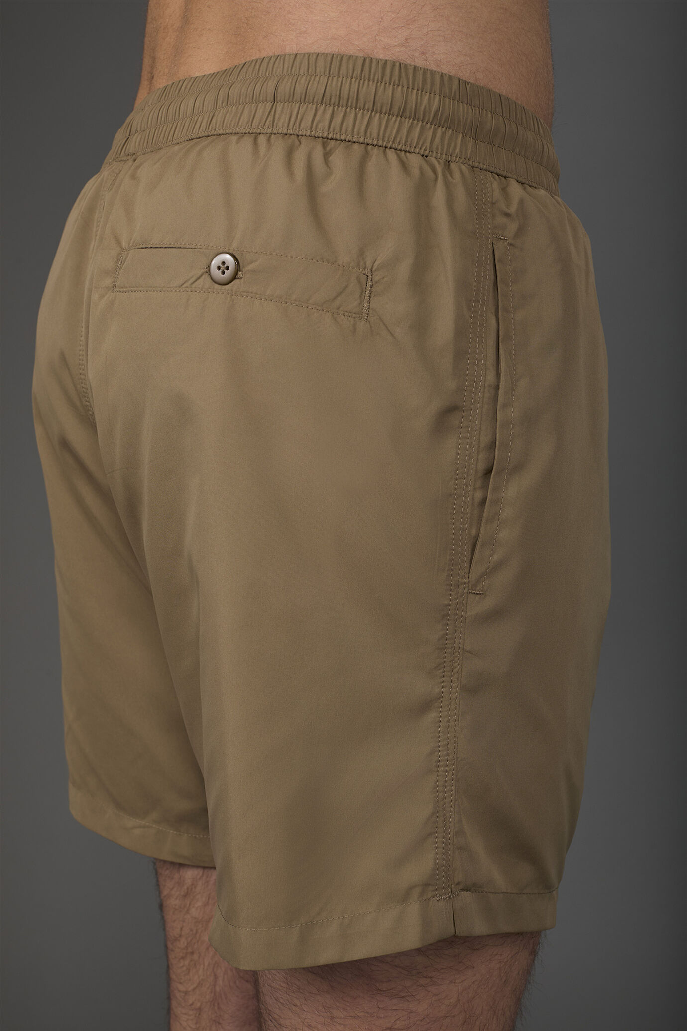 Einfarbige Herren-Badehose image number 3