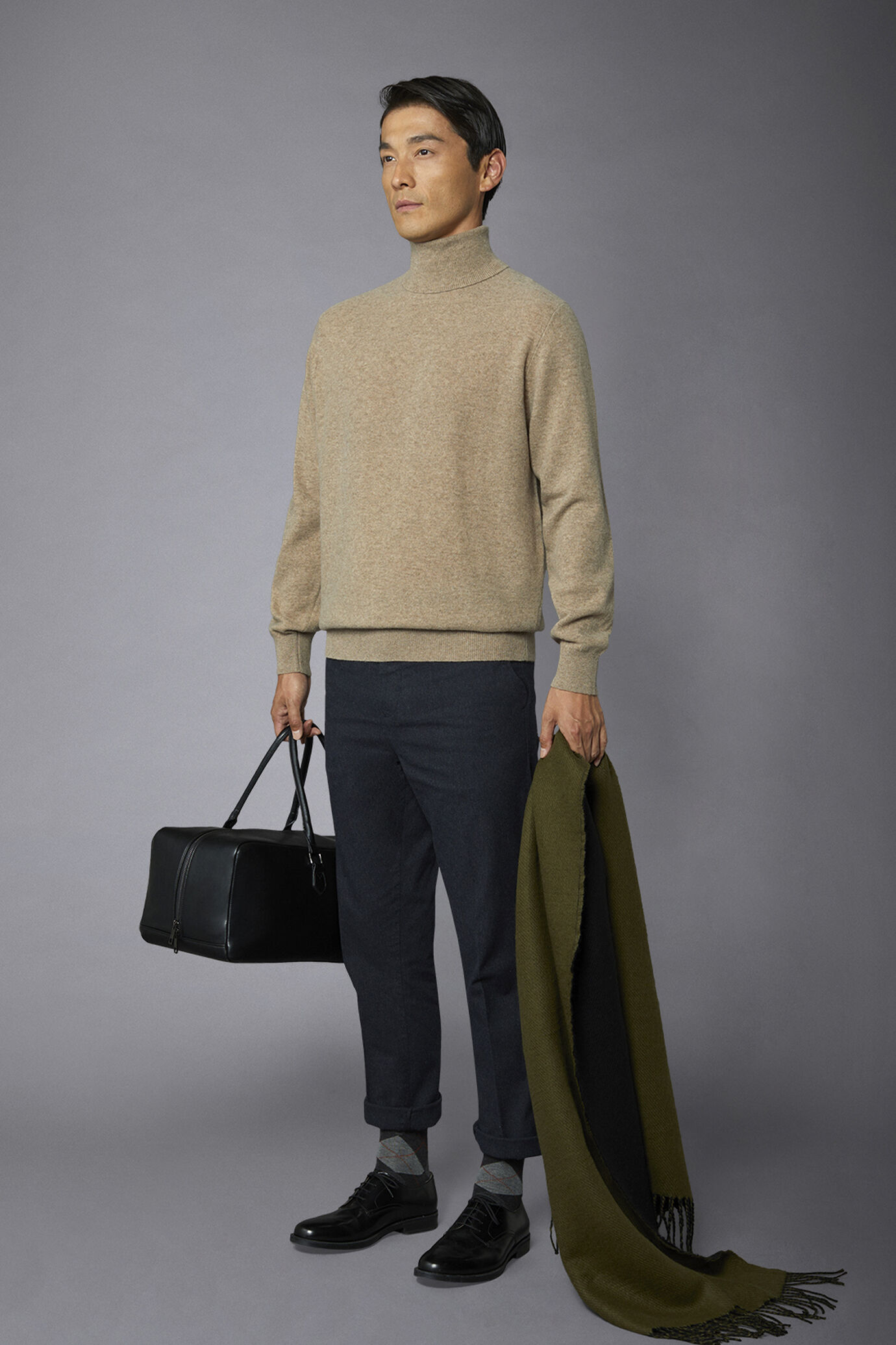 Hochgeschlossener Pullover aus Lammwollmischung regular fit image number 1