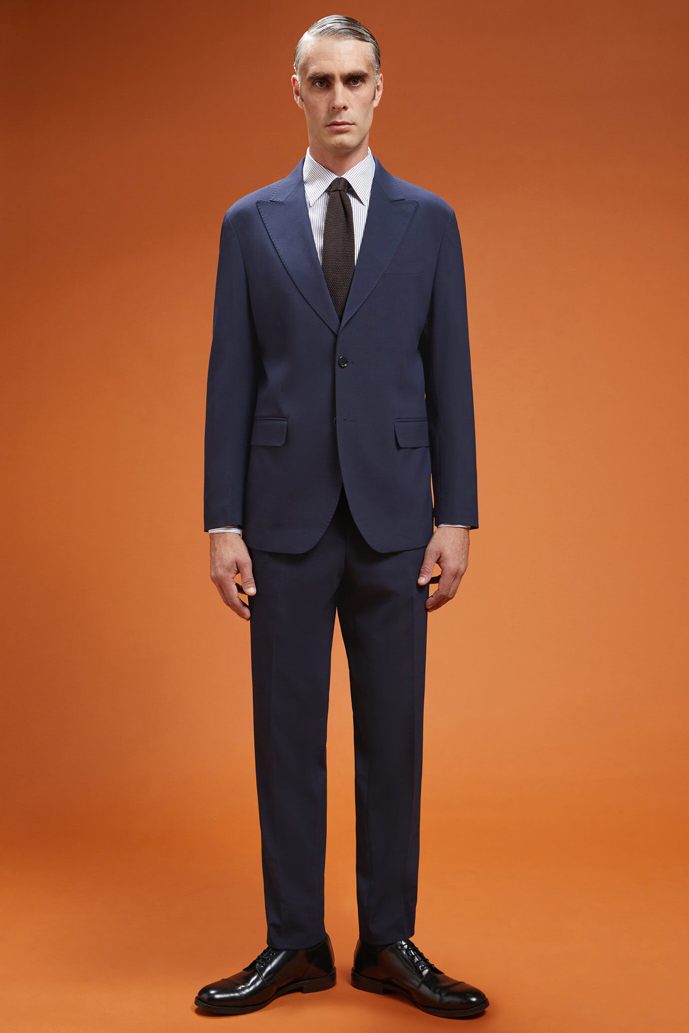 Abito uomo monopetto con tessuto unito regular fit image number 0