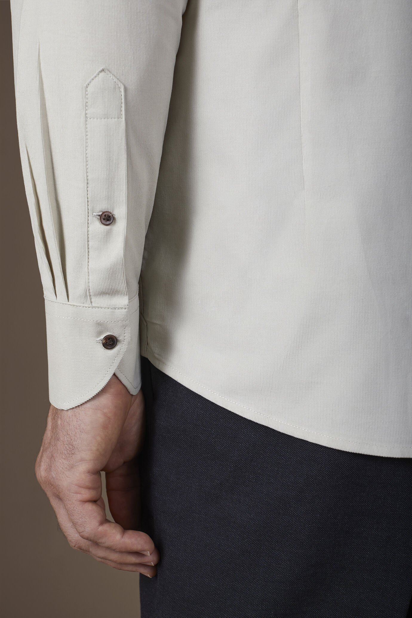 Camicia uomo casual 100% cotone tessuto velluto 1000 righe tinta unita image number 3