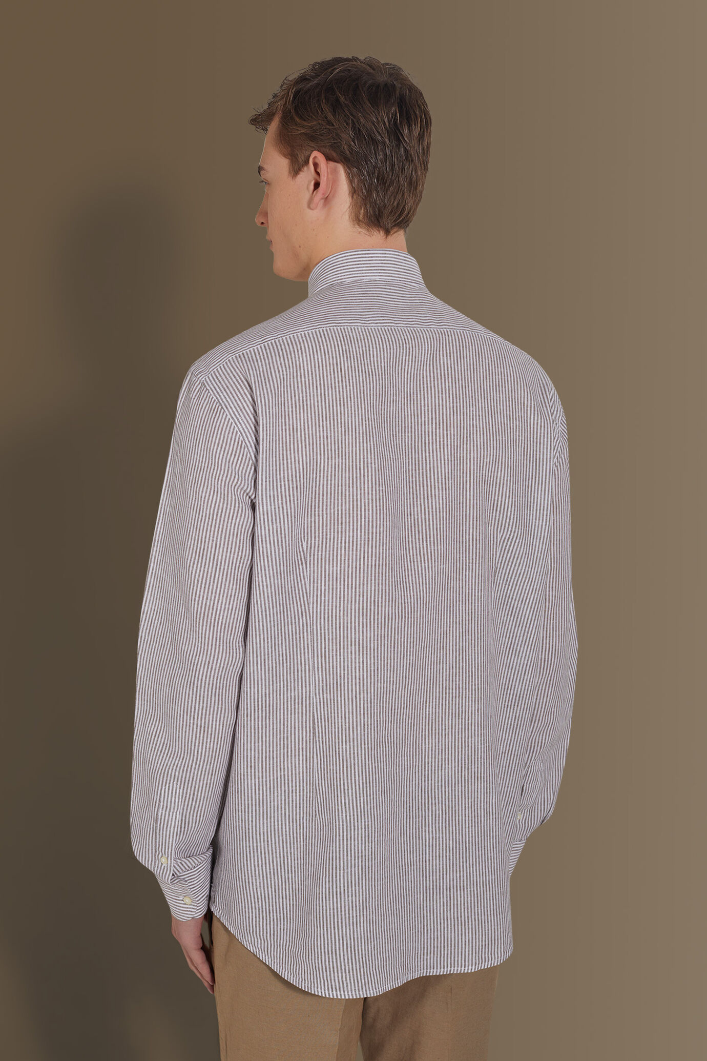 Camicia casual uomo collo francese misto lino a righe image number 3