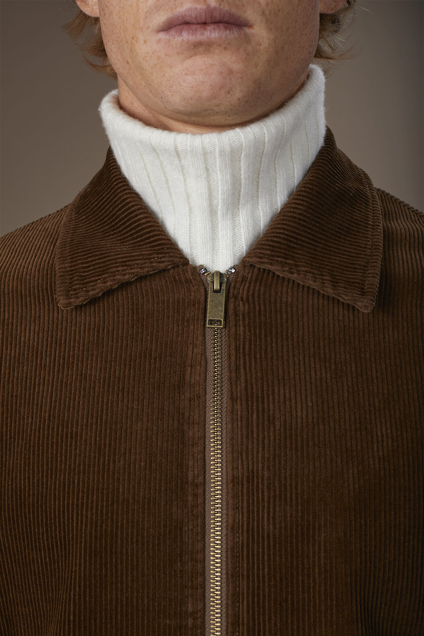 Giubbotto uomo in velluto a coste larghe comfort fit image number 2