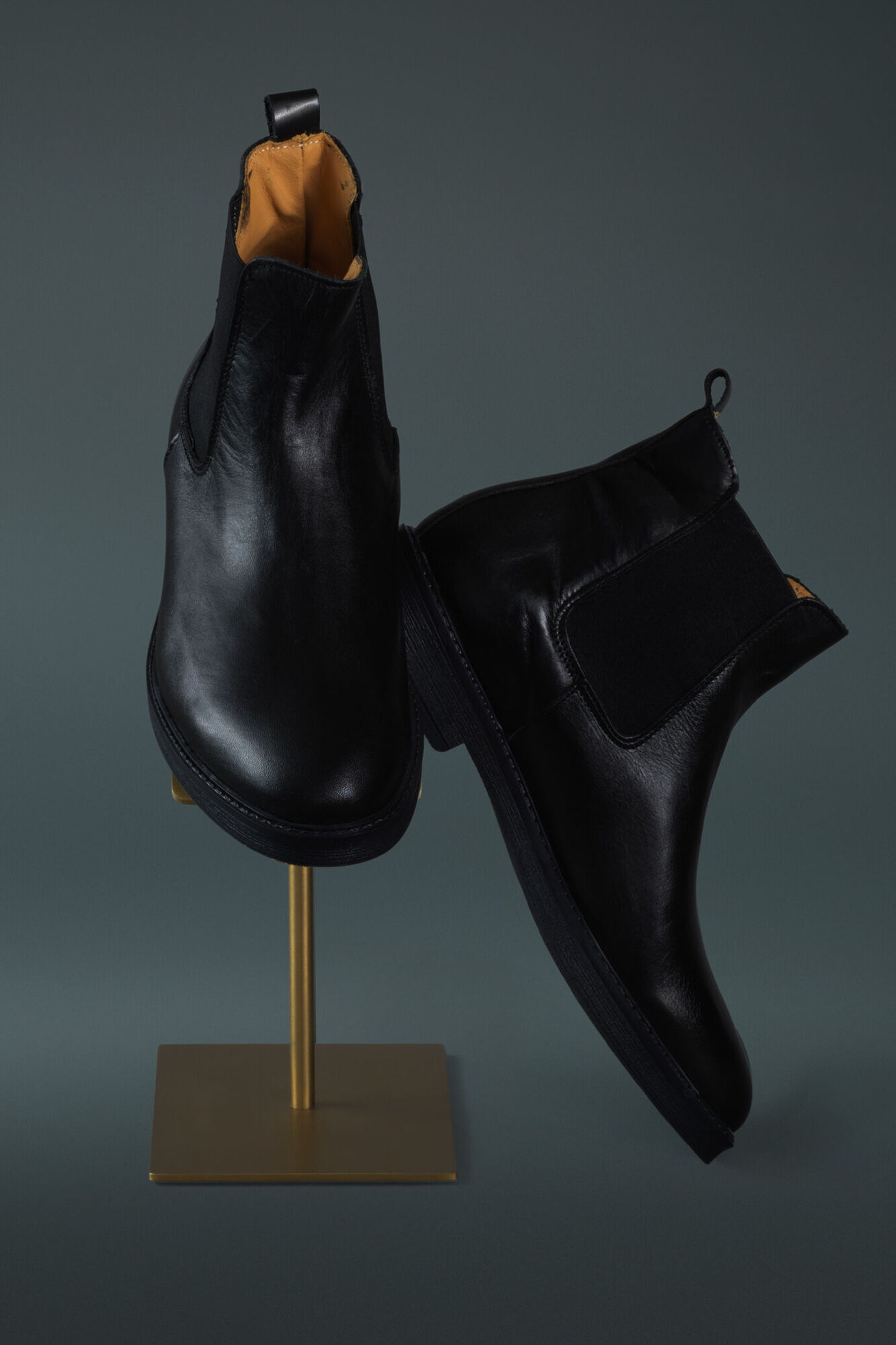 Chelsea boot image number 0