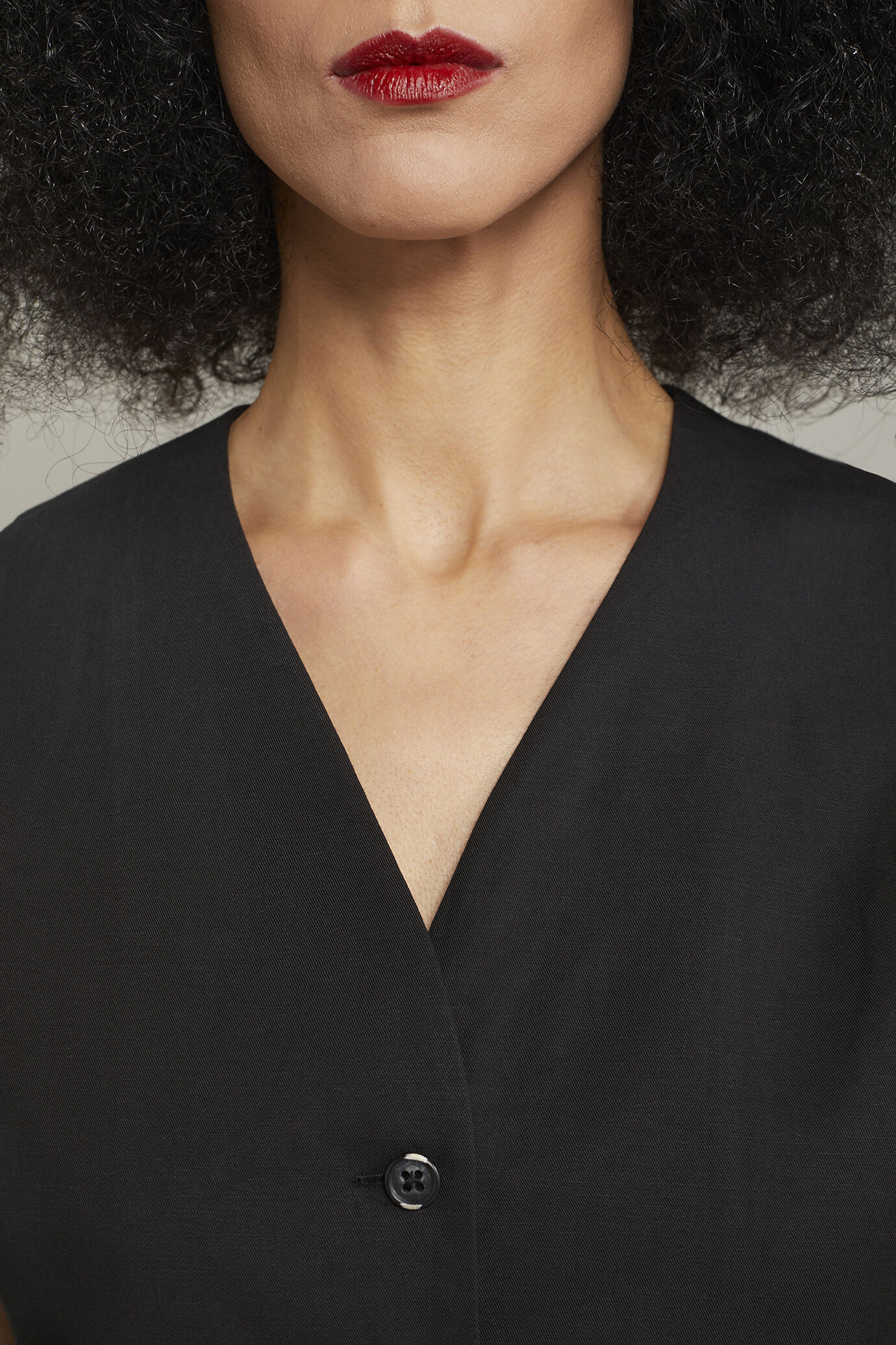 Gilet femme en lin et coton mélangés coupe régulière image number 3