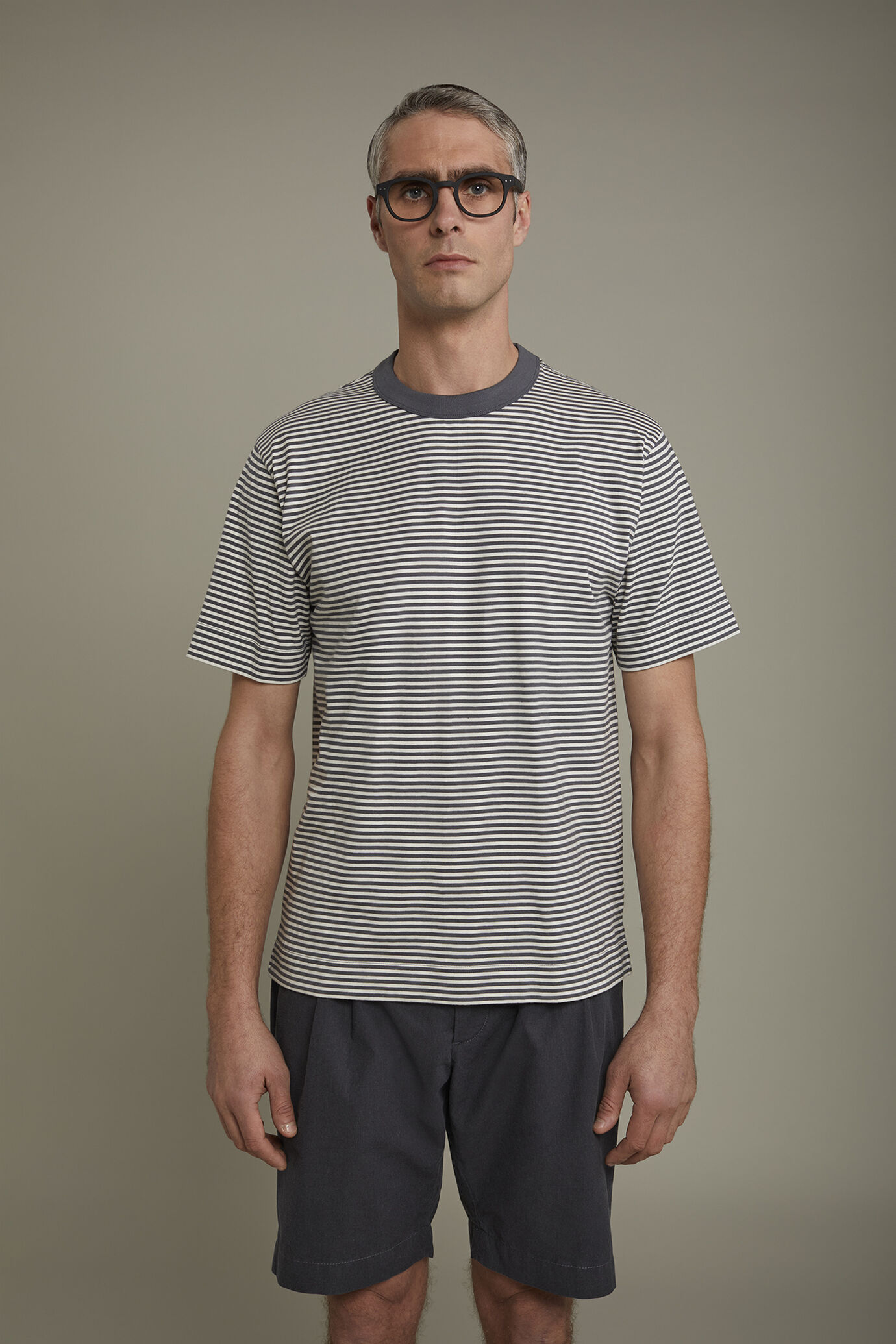 Men’s 100% cotton round neck t-shirt with stripes regular fit image number 2