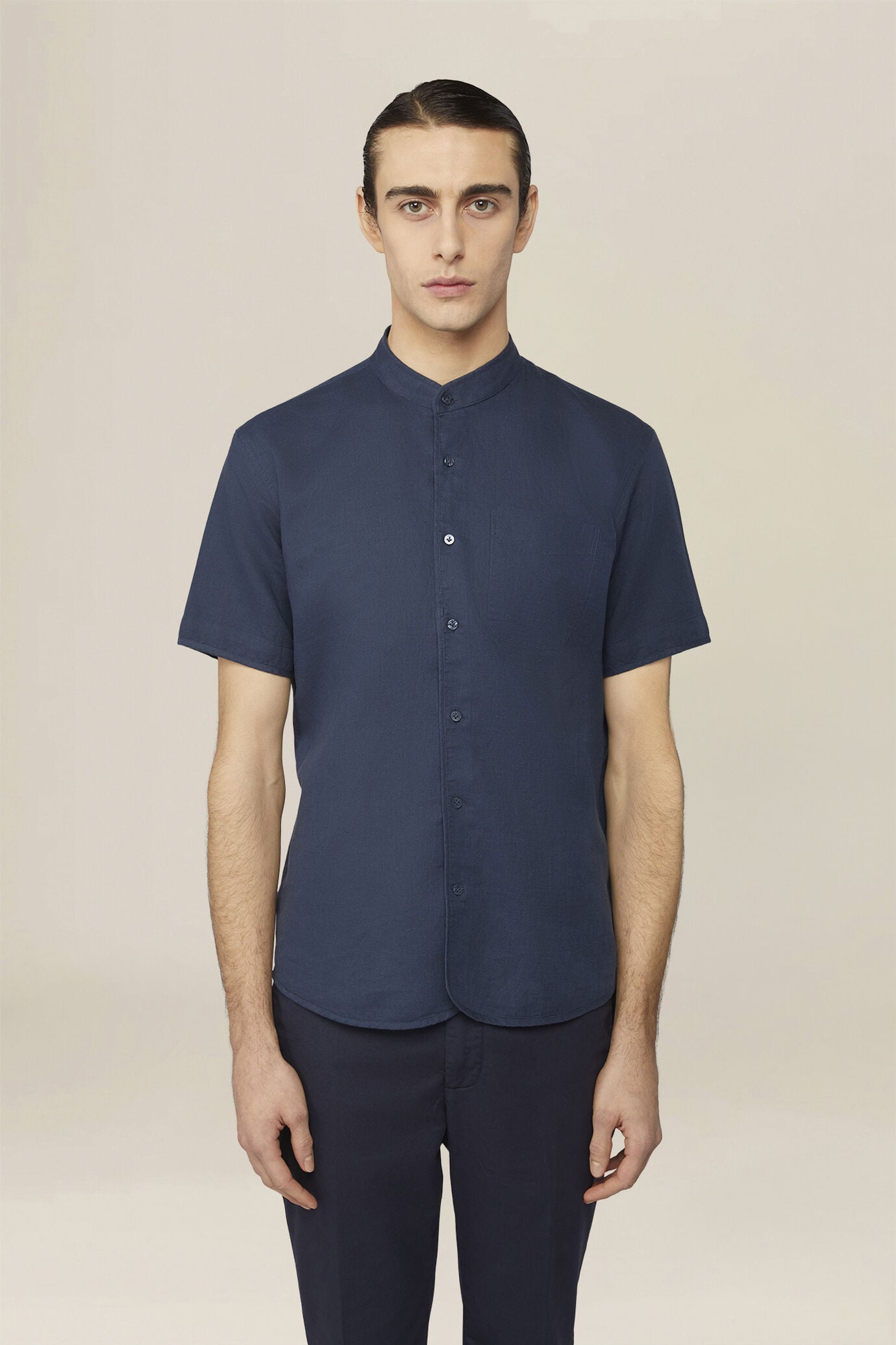 Camicia uomo casual collo alla coreana tessuto in lino e cotone lavato image number 0