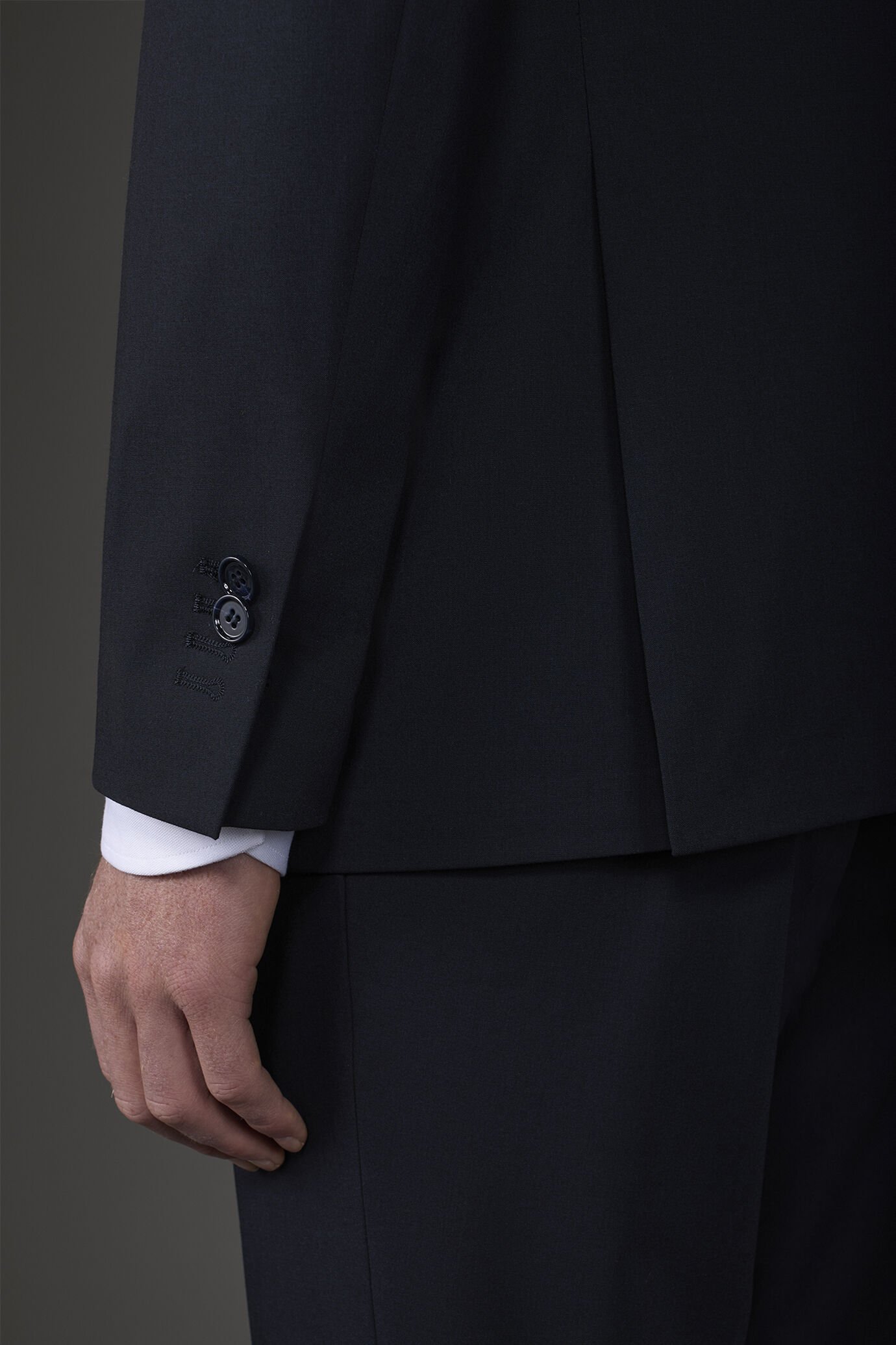 Costume à double boutonnage pour homme, avec pantalon à simple pli en tissu bi-stretch image number 3