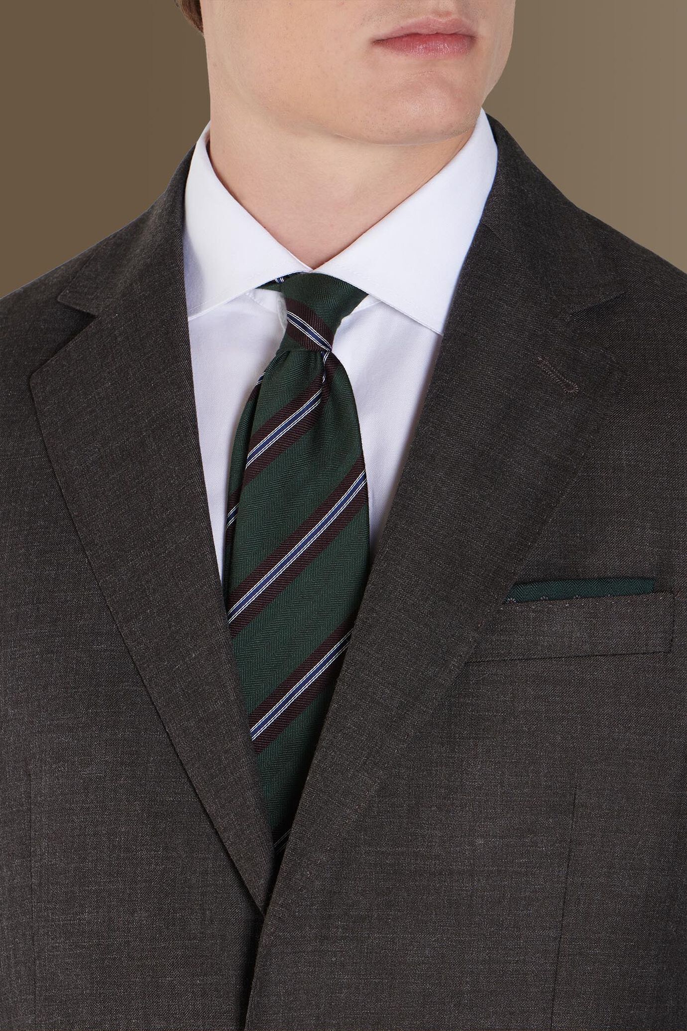 Single-breasted solid color suit with trousers with pinces image number 2