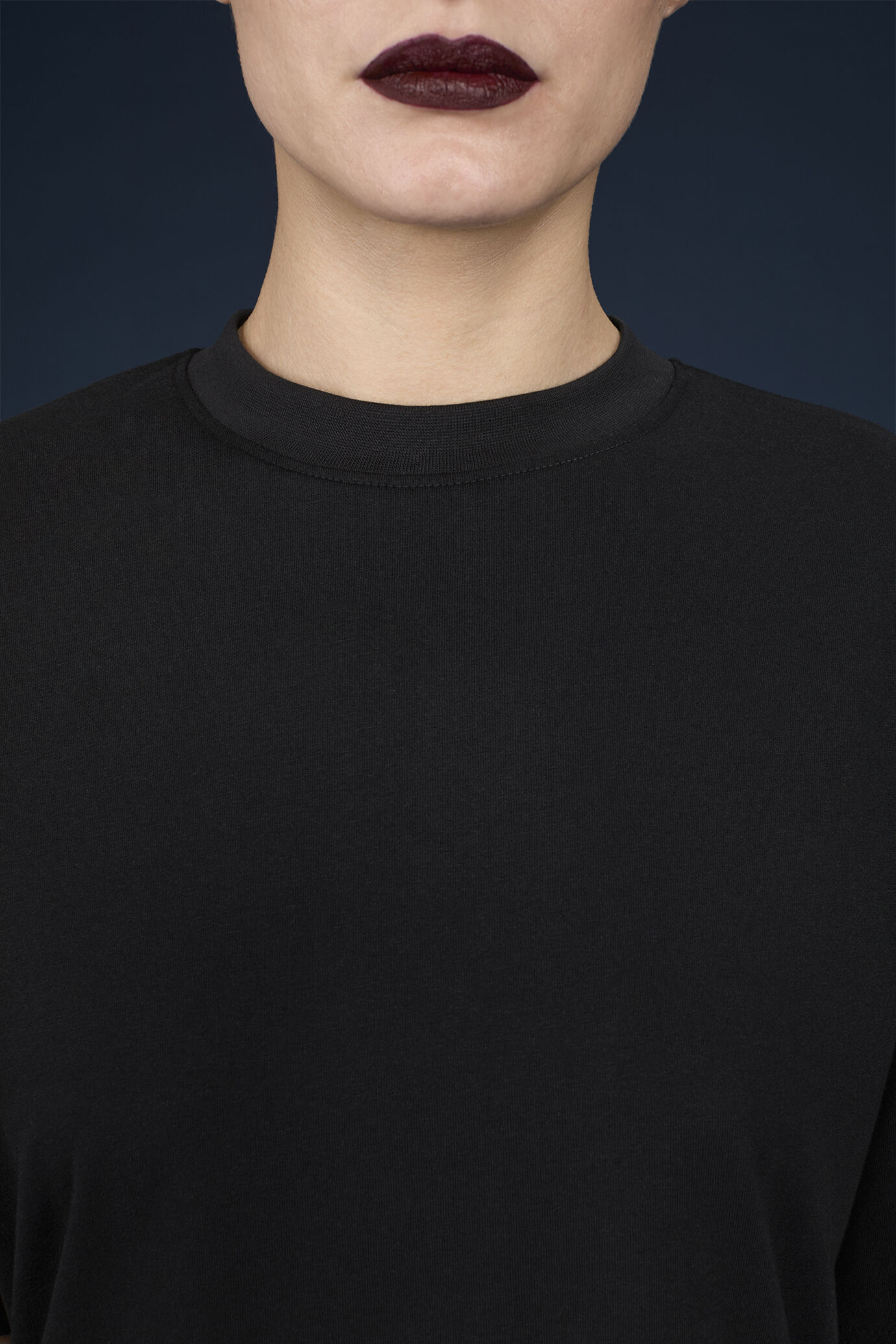 Damen-T-Shirt mit Rundhalsausschnitt und halblangen Ärmeln aus 100 % Baumwolle in normaler Passform image number 2