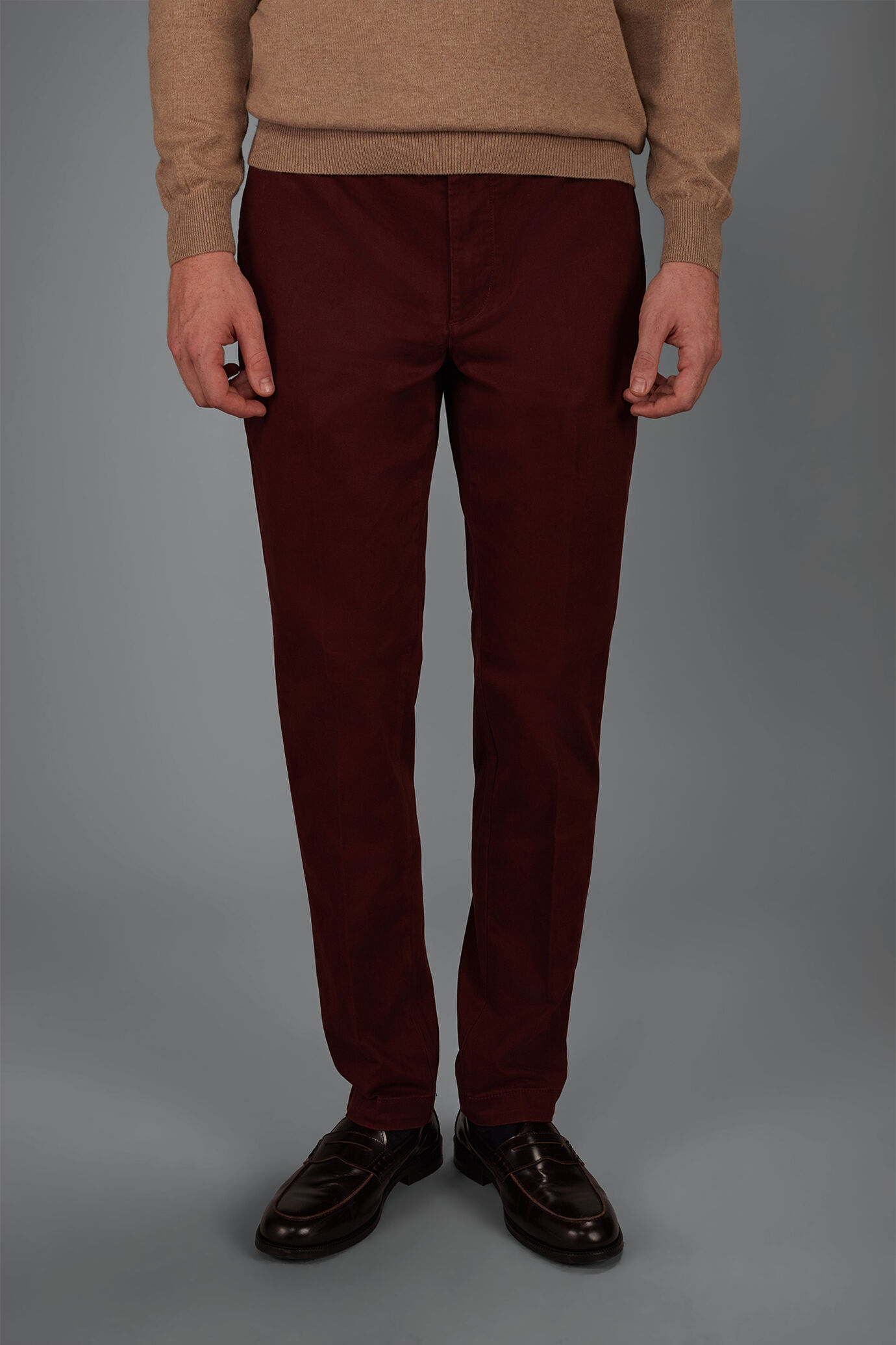 Classic men's chinos in regular fit with stretch twill construction image number 1