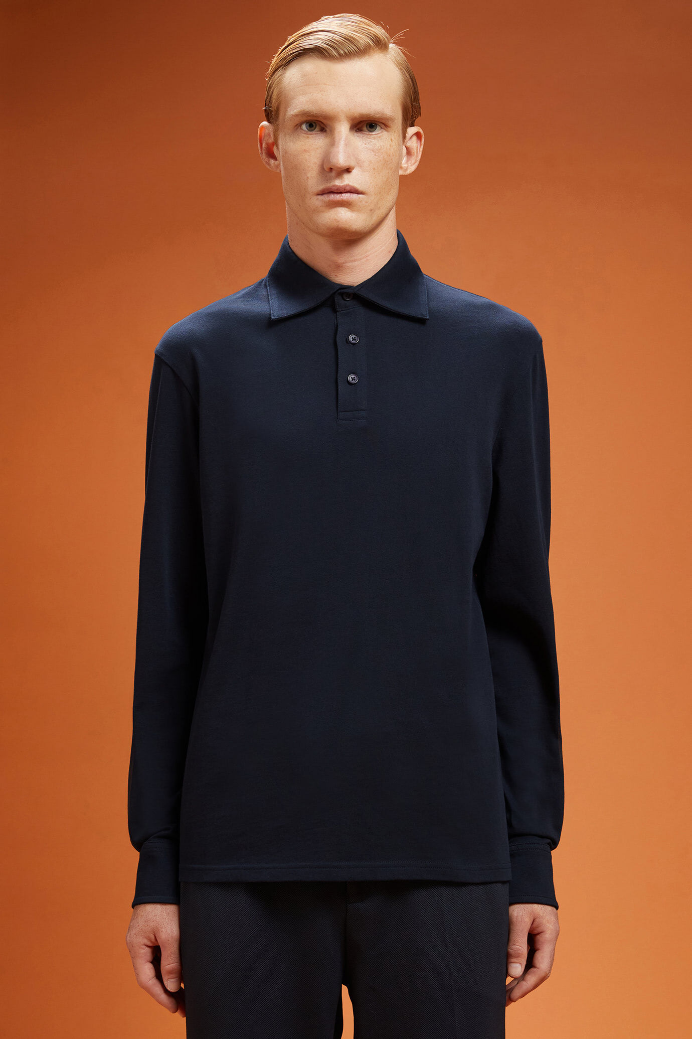 Men's long-sleeved 100% cotton polo shirt with a classic collar in a regular fit