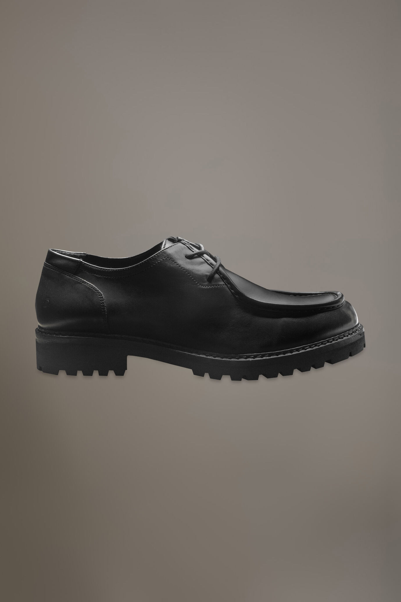 Scarpa ranger 100% pelle con suola a carrarmato in gomma image number 2