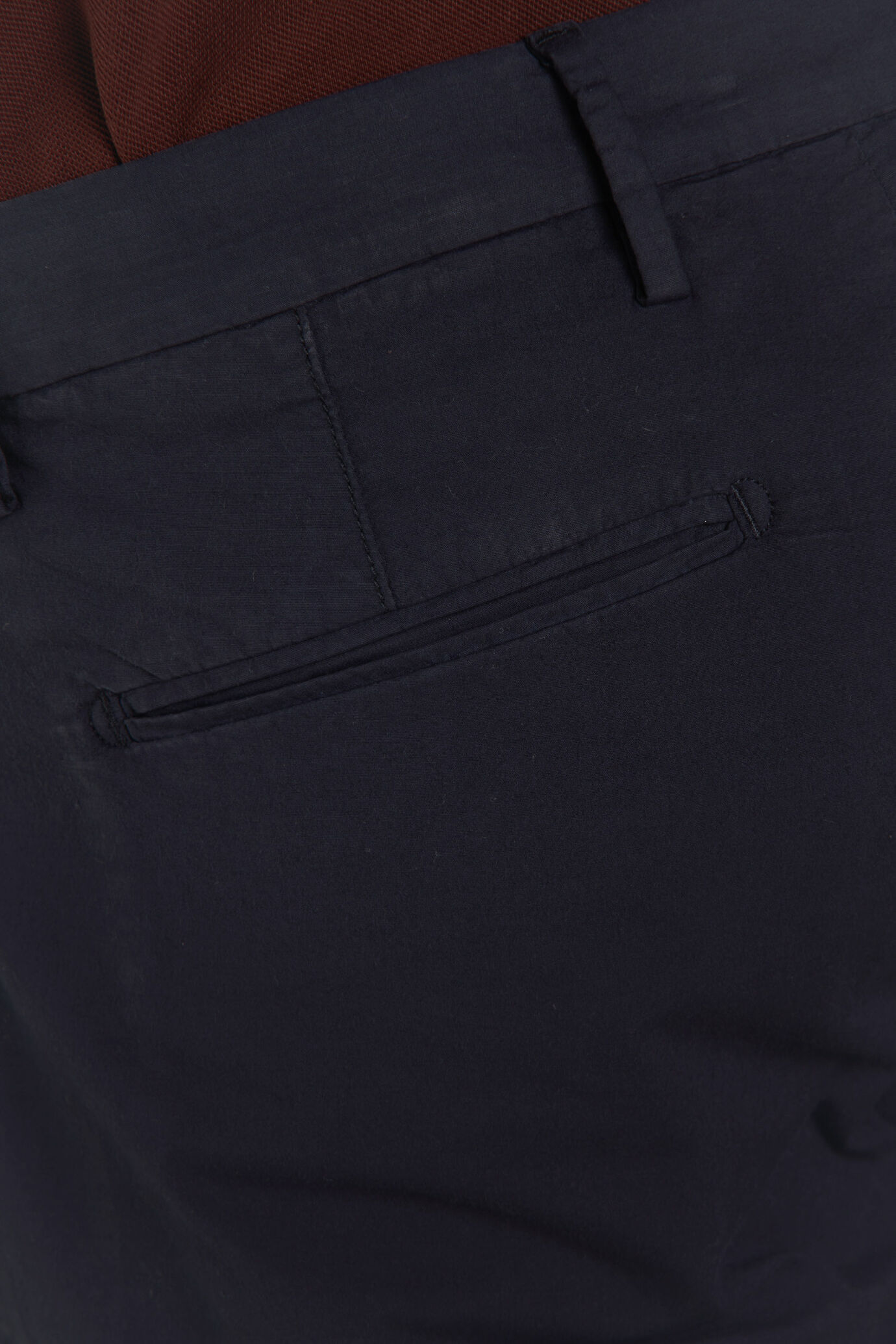 Pantalone chino in puro cotone image number 3