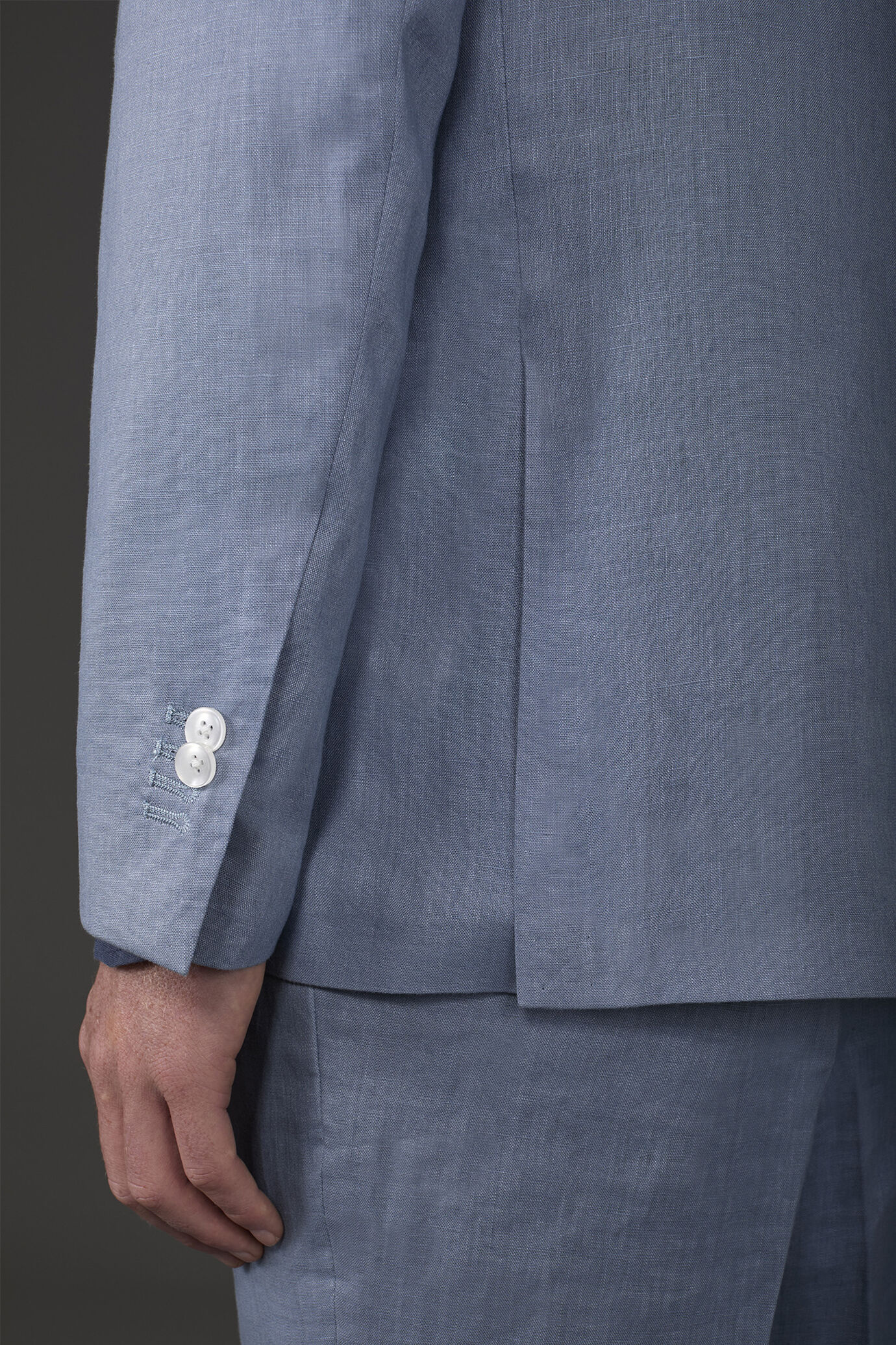 Single-breasted men's suit with flat front trousers, in 100% linen with a washed effect image number 3