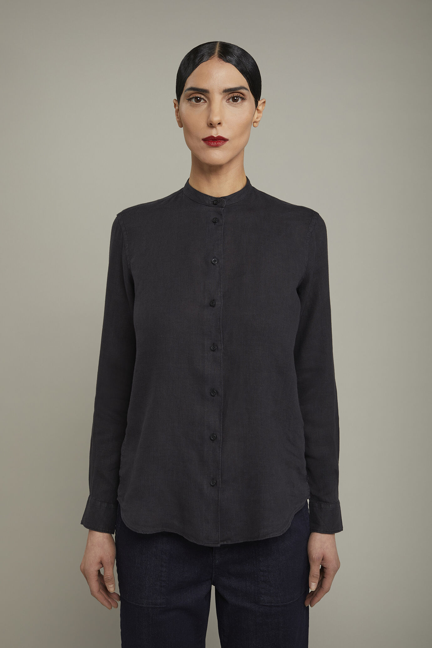 Camicia donna con collo coreano 100% lino image number 2