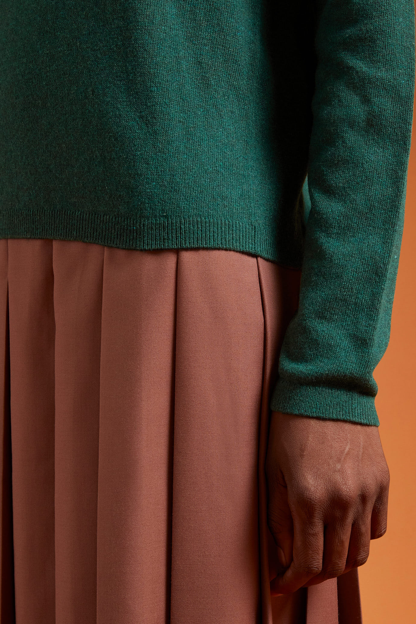 Women's regular fit crew neck jumper in a blend of wool and cashmere image number 2