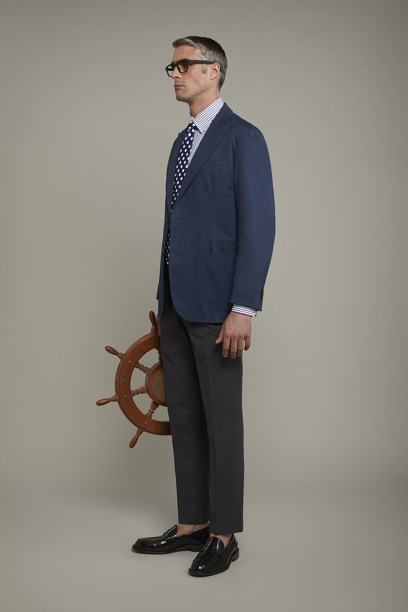 Veste homme à simple boutonnage, non doublée, avec revers en pointe et poches plaquées, coupe régulière image number 1