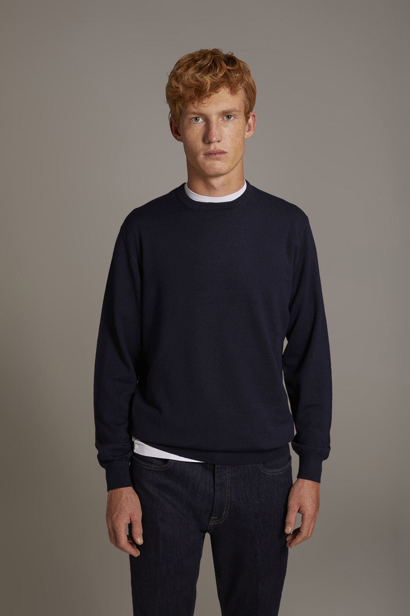 Round neck 100% merino wool sweater image number 1