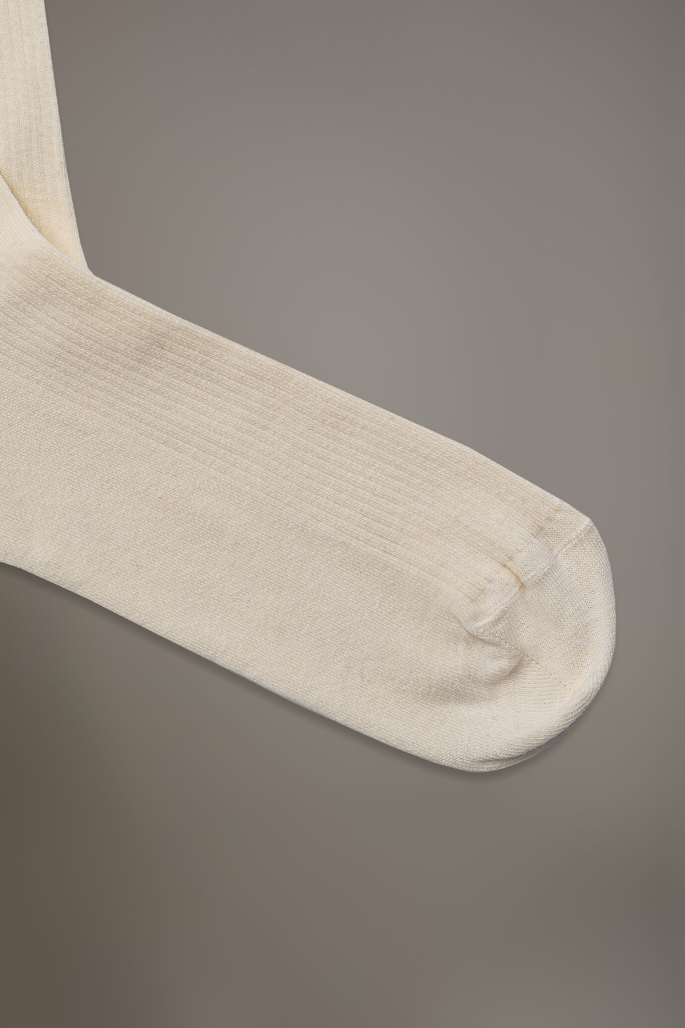 Ankle high socks in ribbed knit made in Italy image number 1