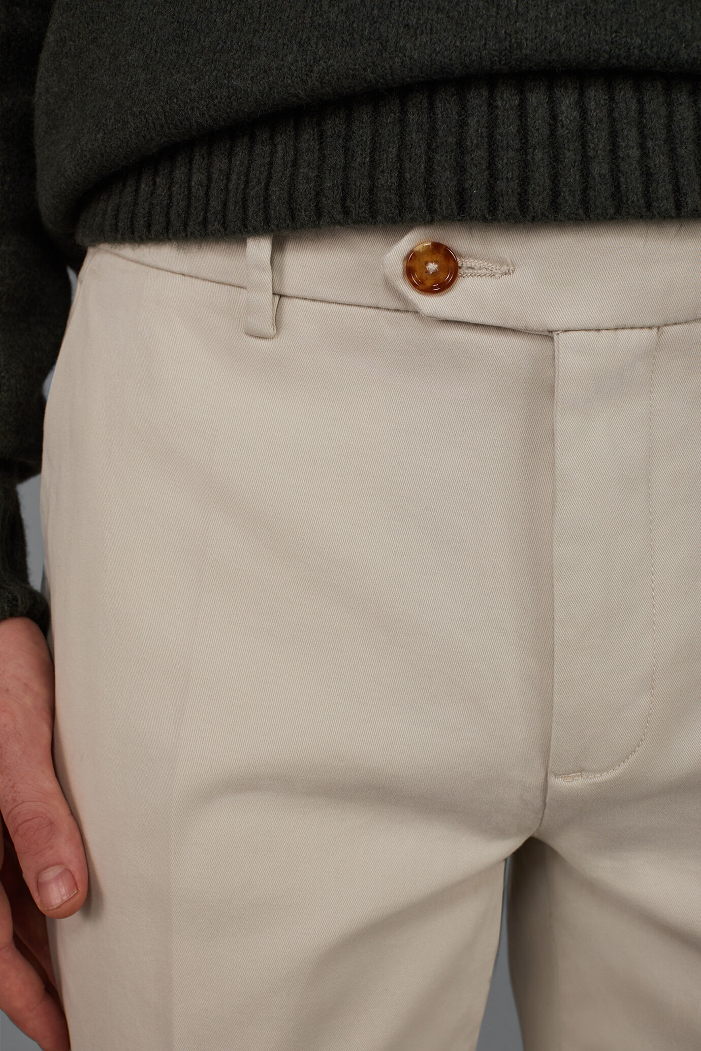 Classic men's chinos in regular fit with stretch twill construction image number 2