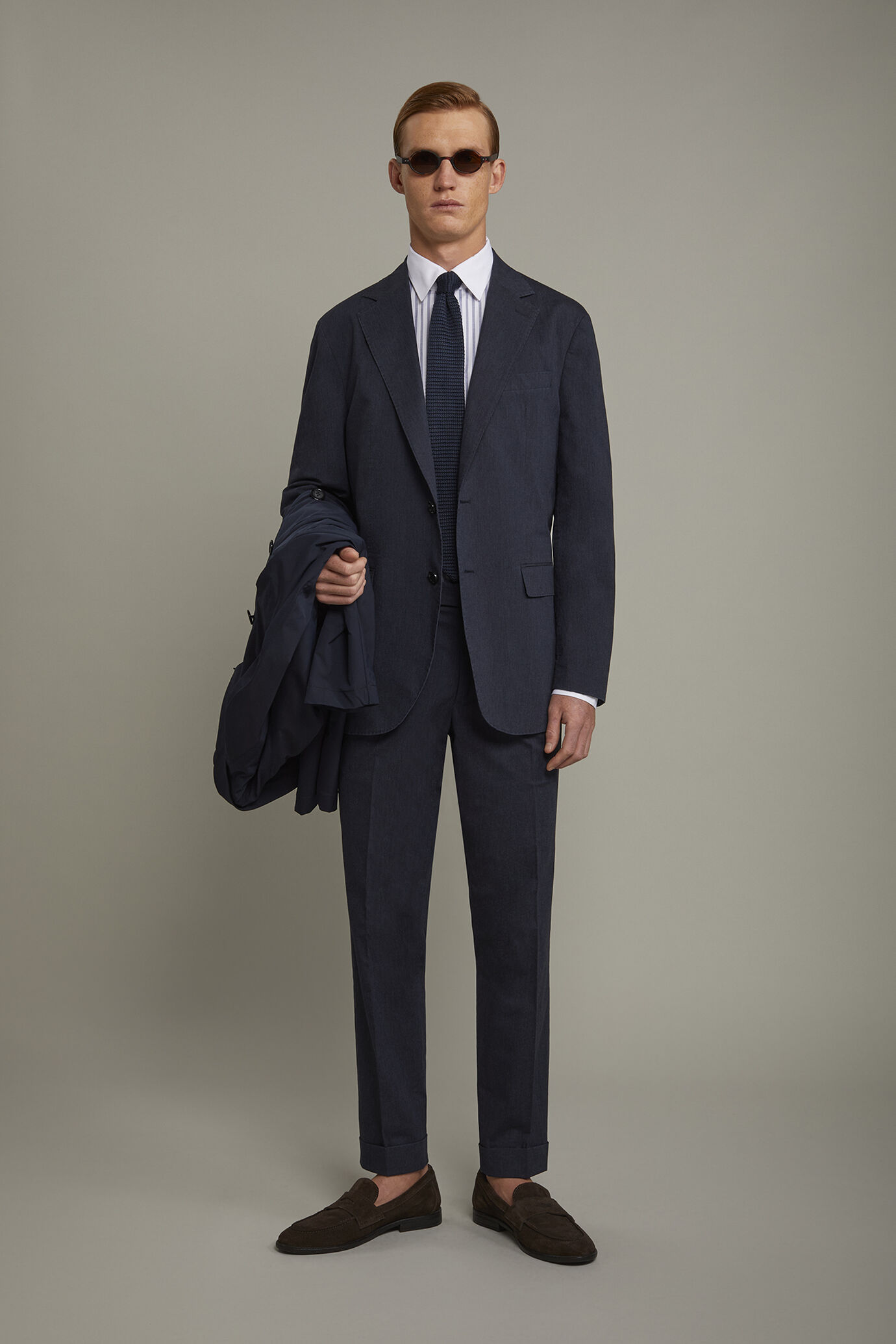 Men’s classic trousers with double pleats in flamed effect fabric regular fit image number 0